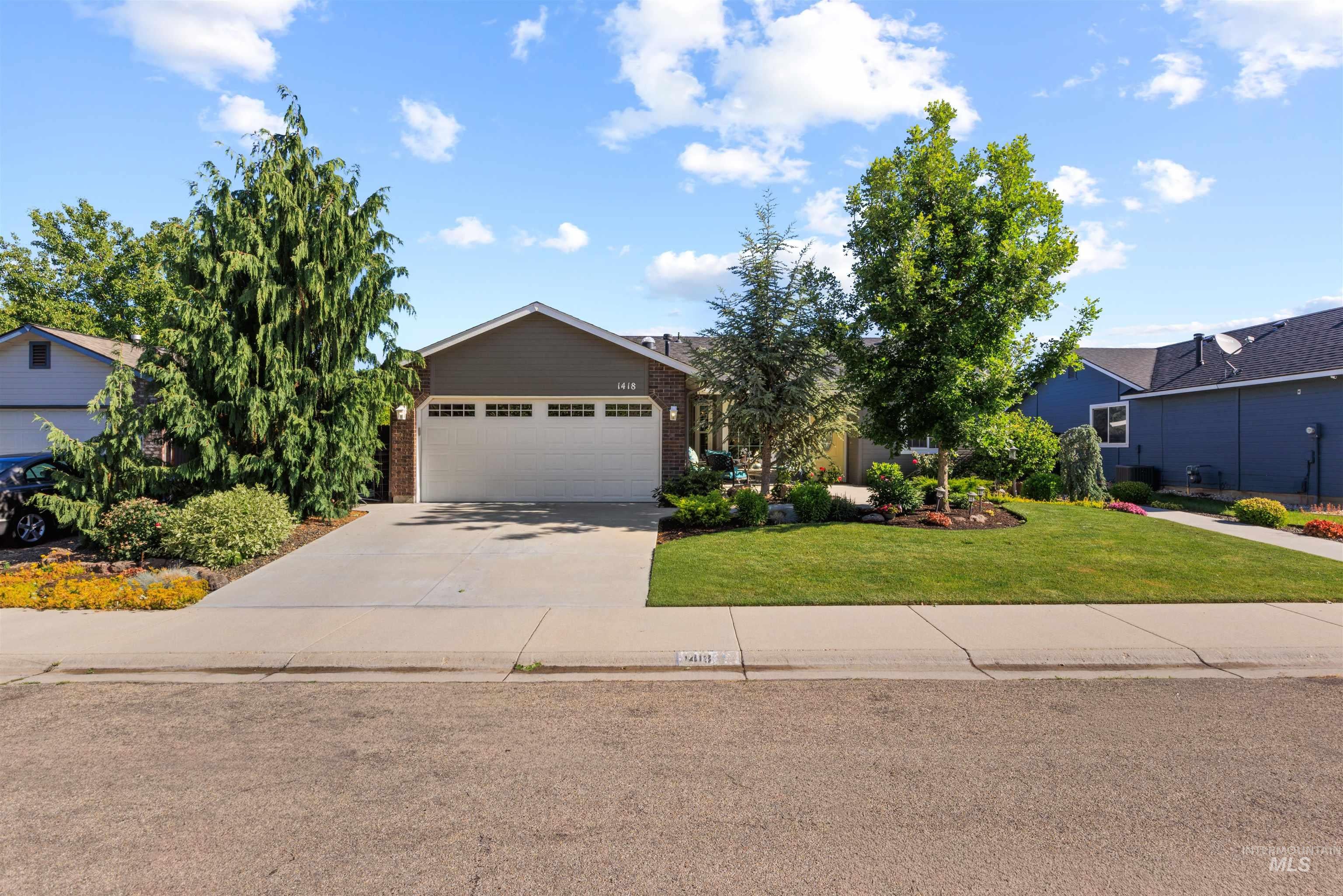 1418 E Sothesby Street — photo