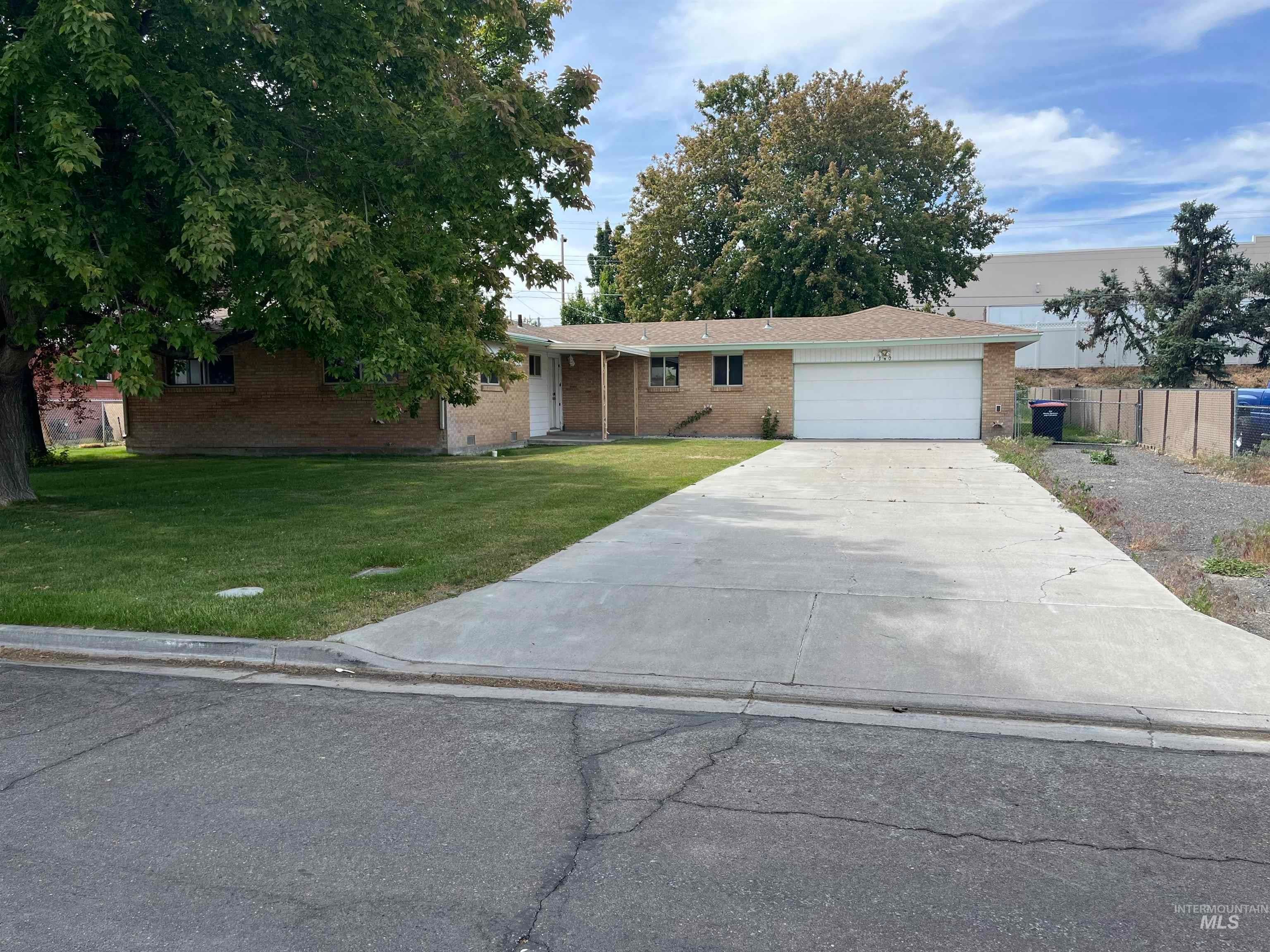 1340 Lawndale — photo