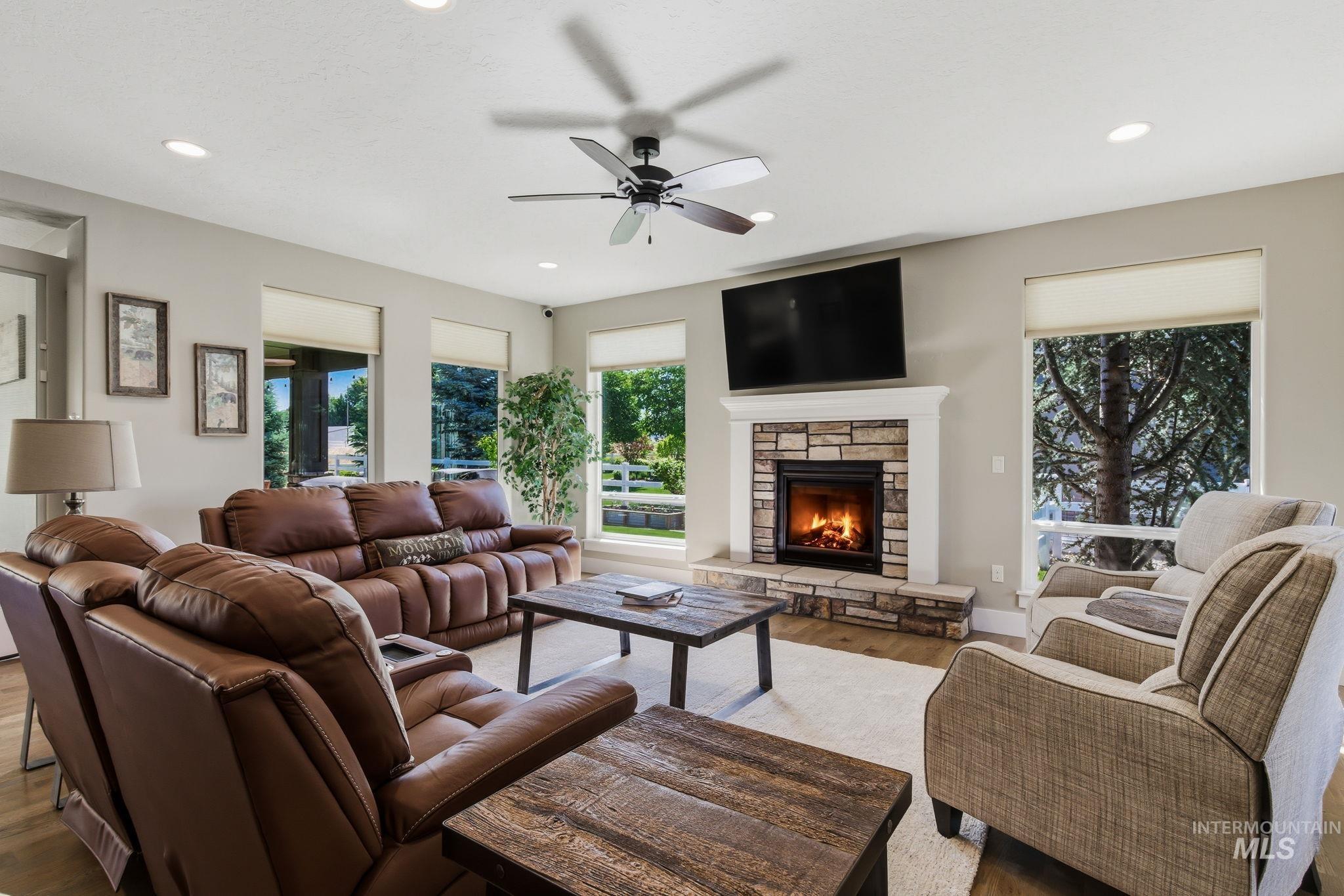 2162 N Payette River Way — photo