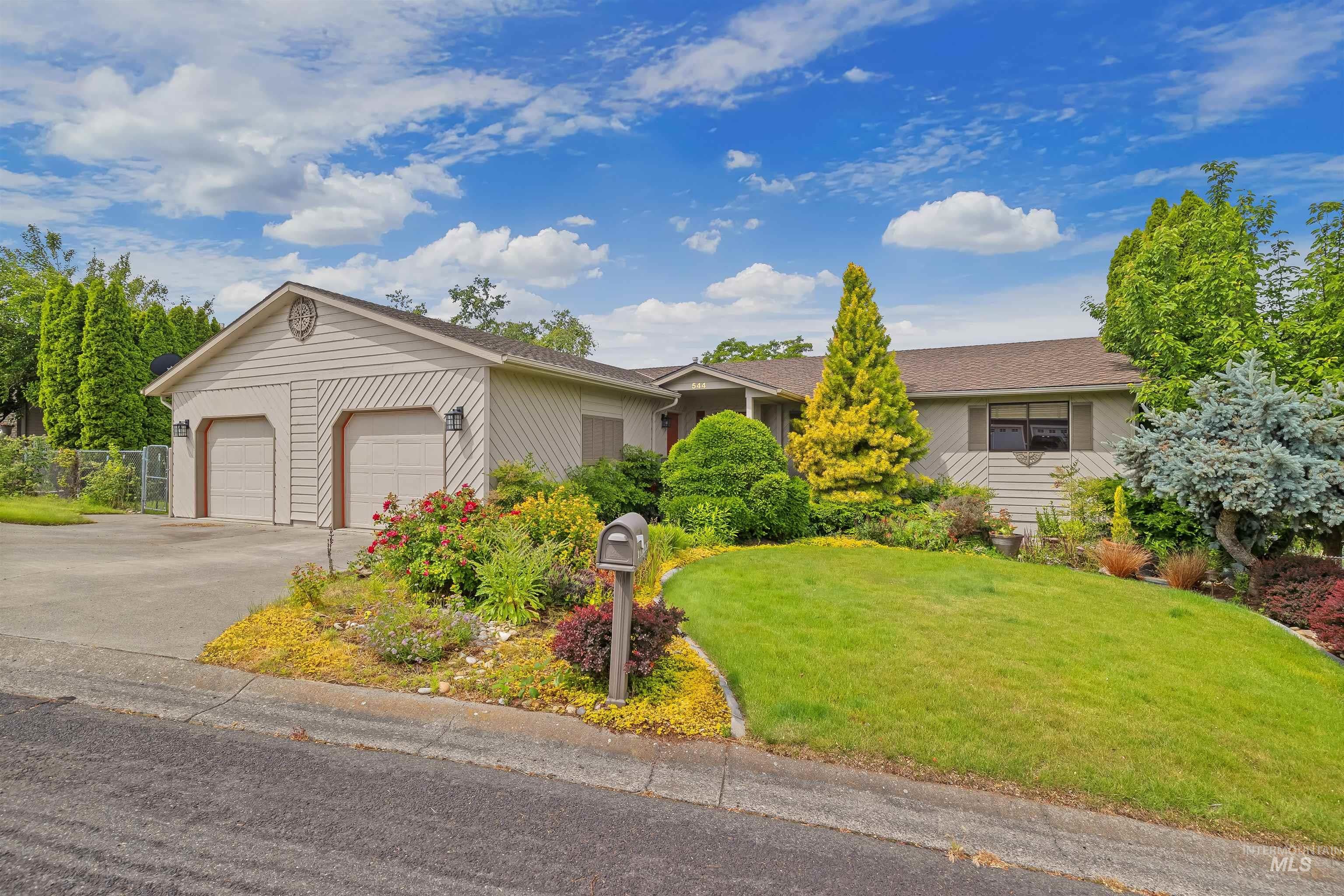 544 Crestline Circle Dr. — photo