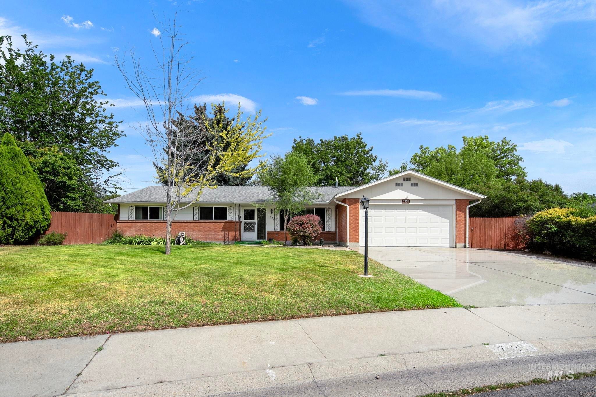 7920 W Galena Dr — photo