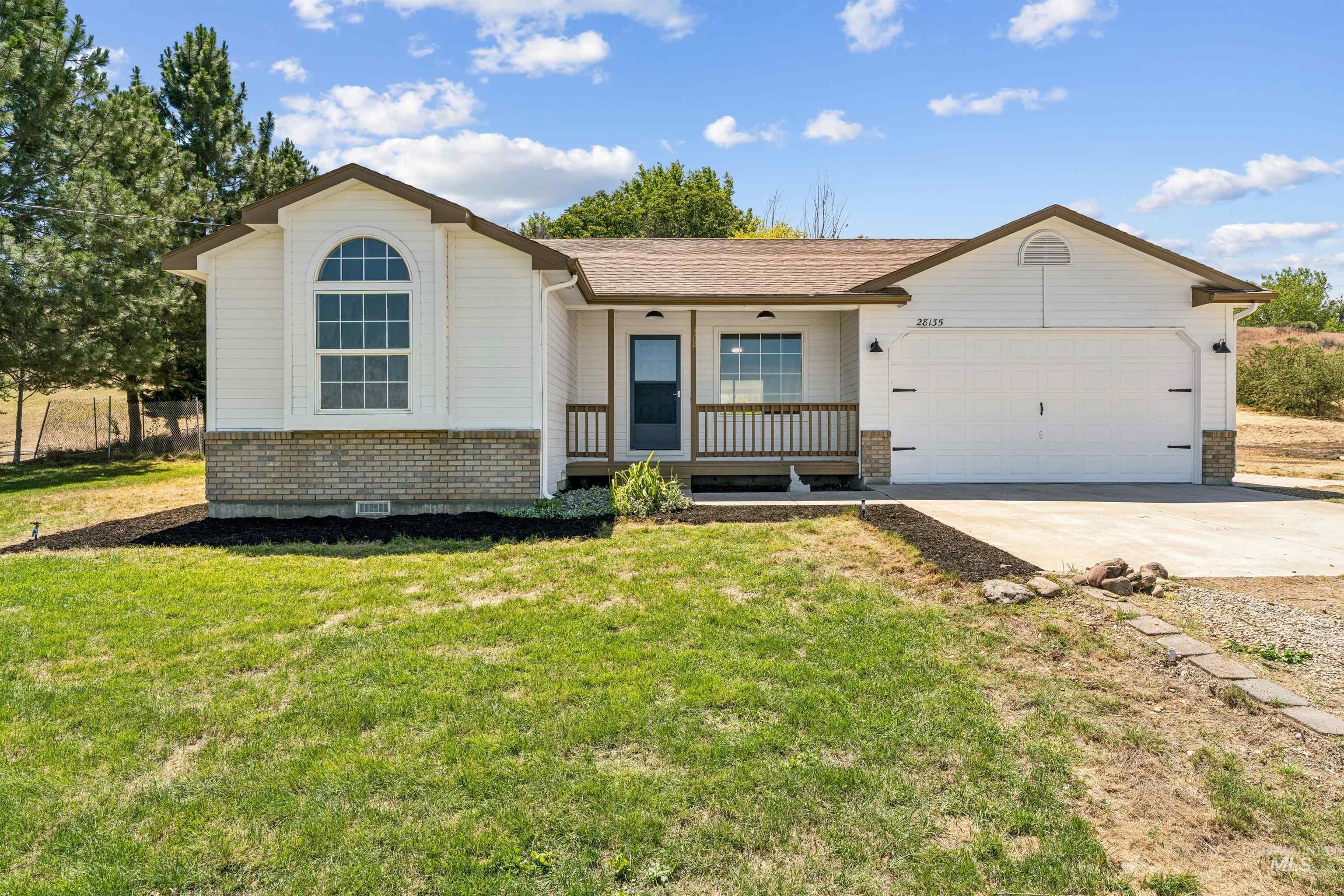 28135 Canal Road — photo