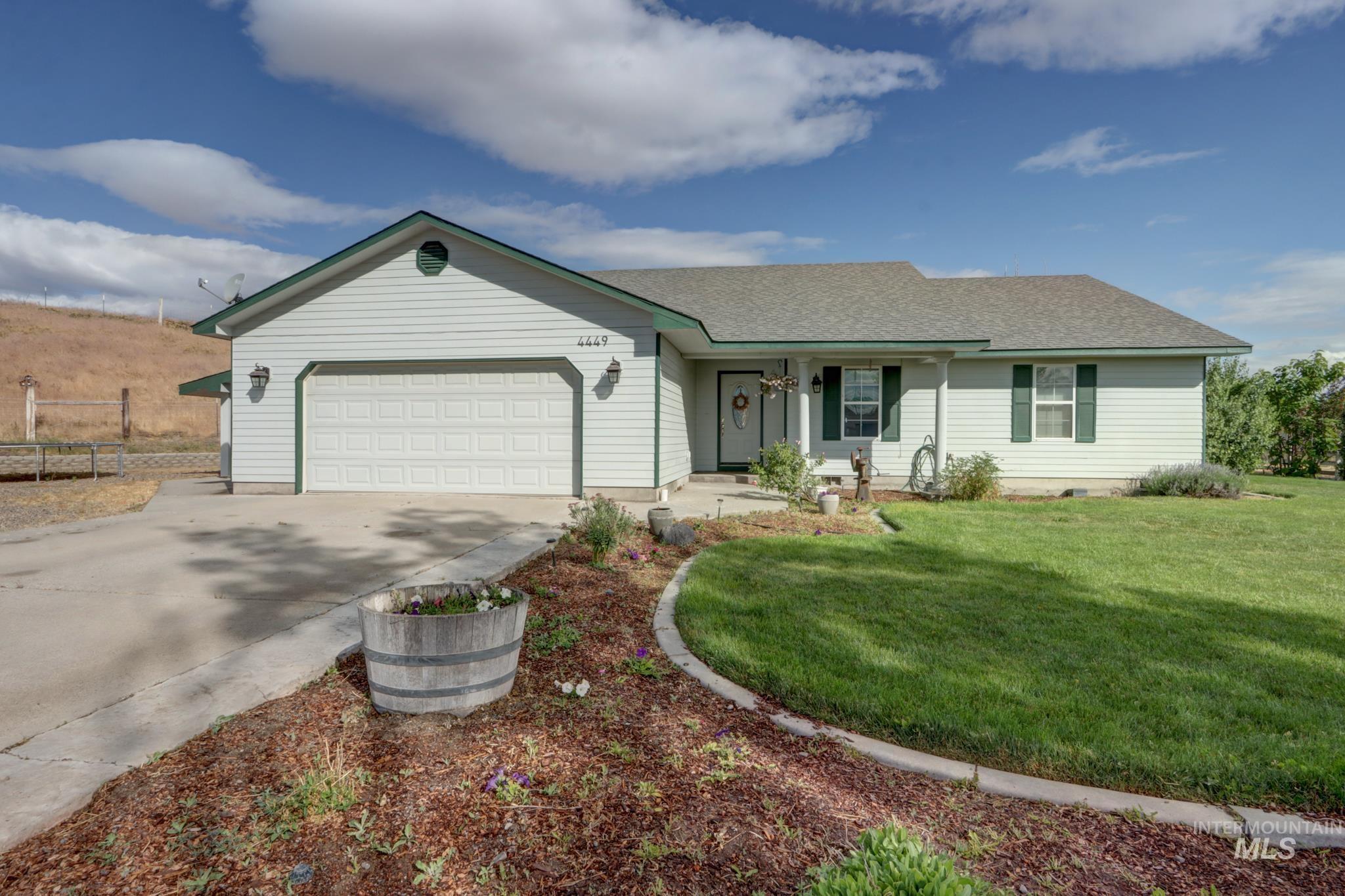 4449 Riata Cir — photo