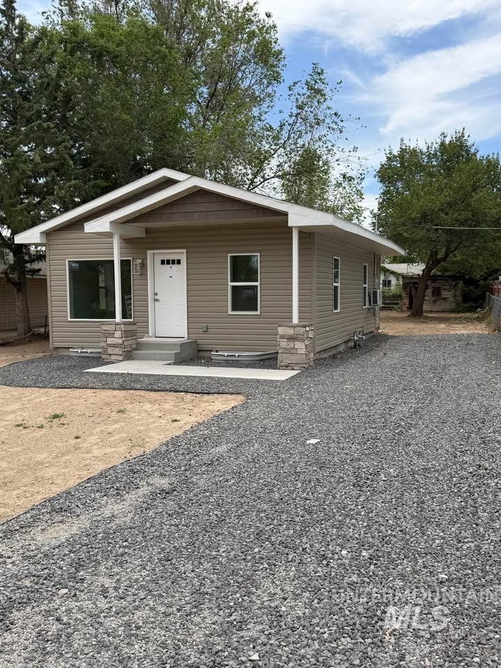 329 Lincoln Street — photo