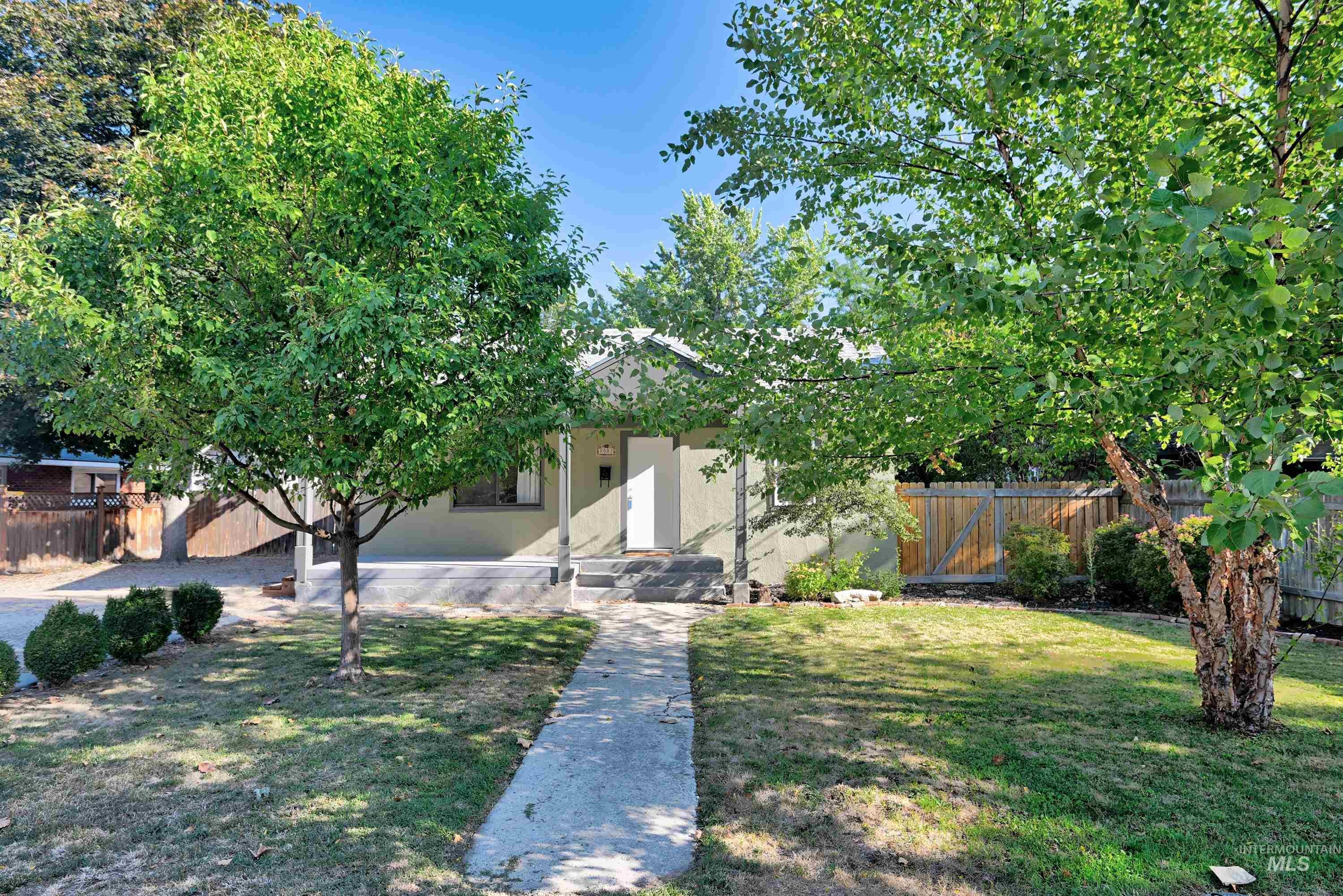 8002 W Holt Street — photo