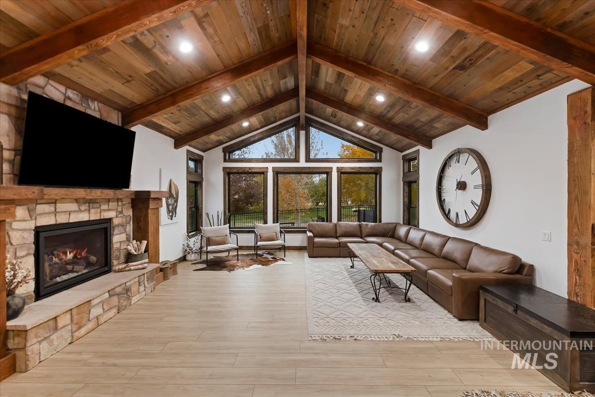 1417 N Kcid Rd — photo