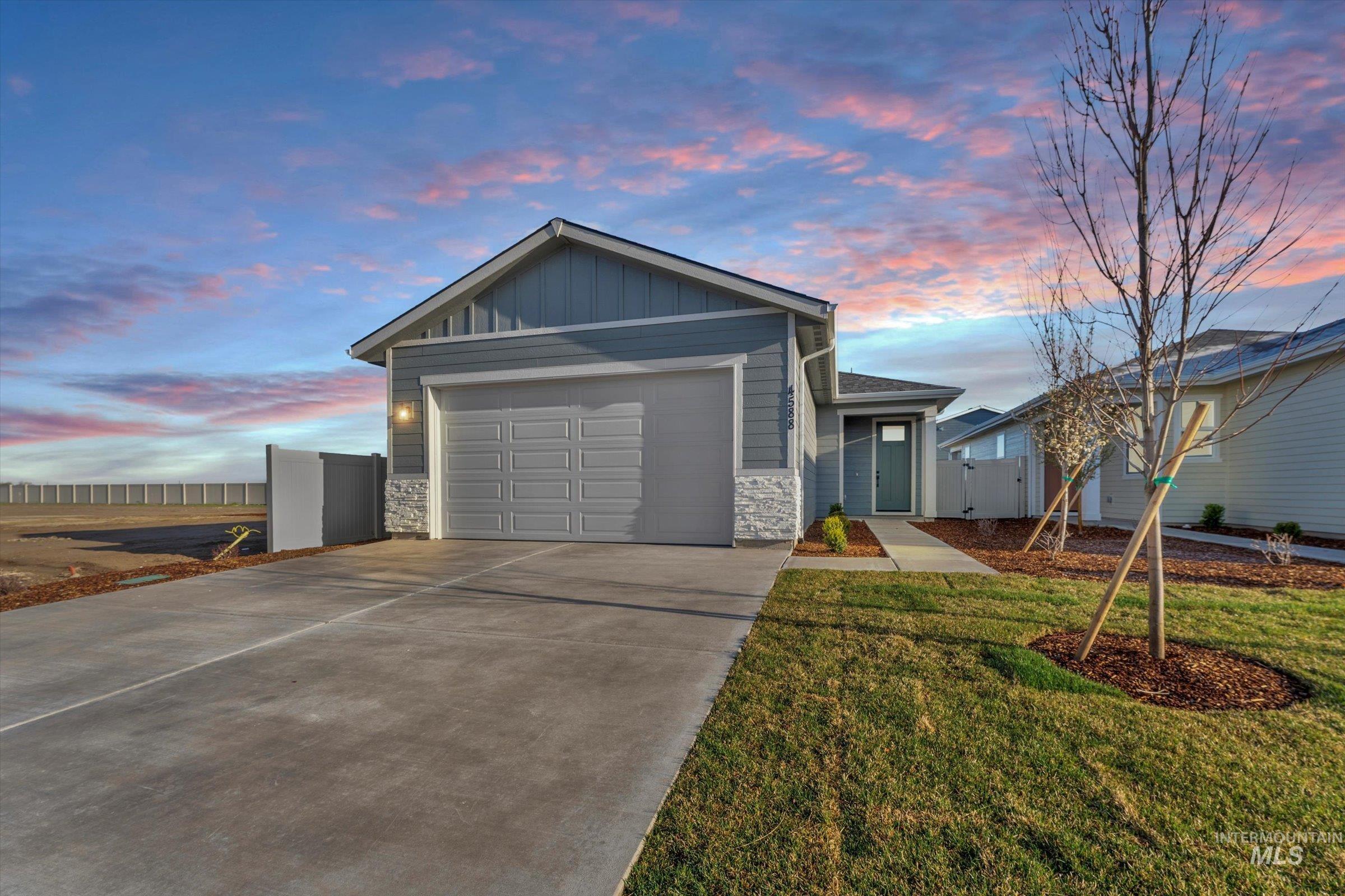 4496 W Quarterhorse Dr — photo