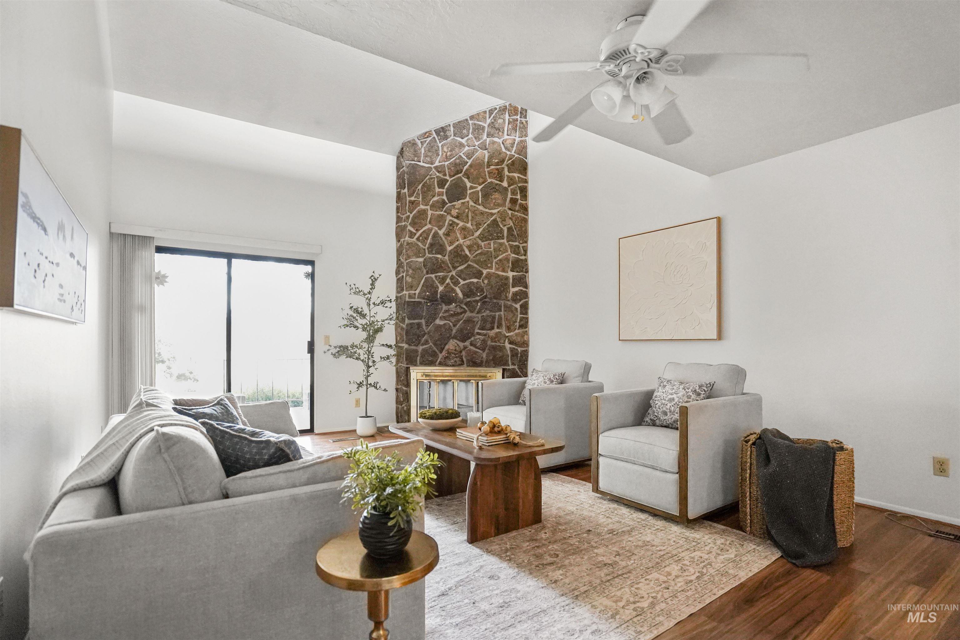 300 Morrison — photo