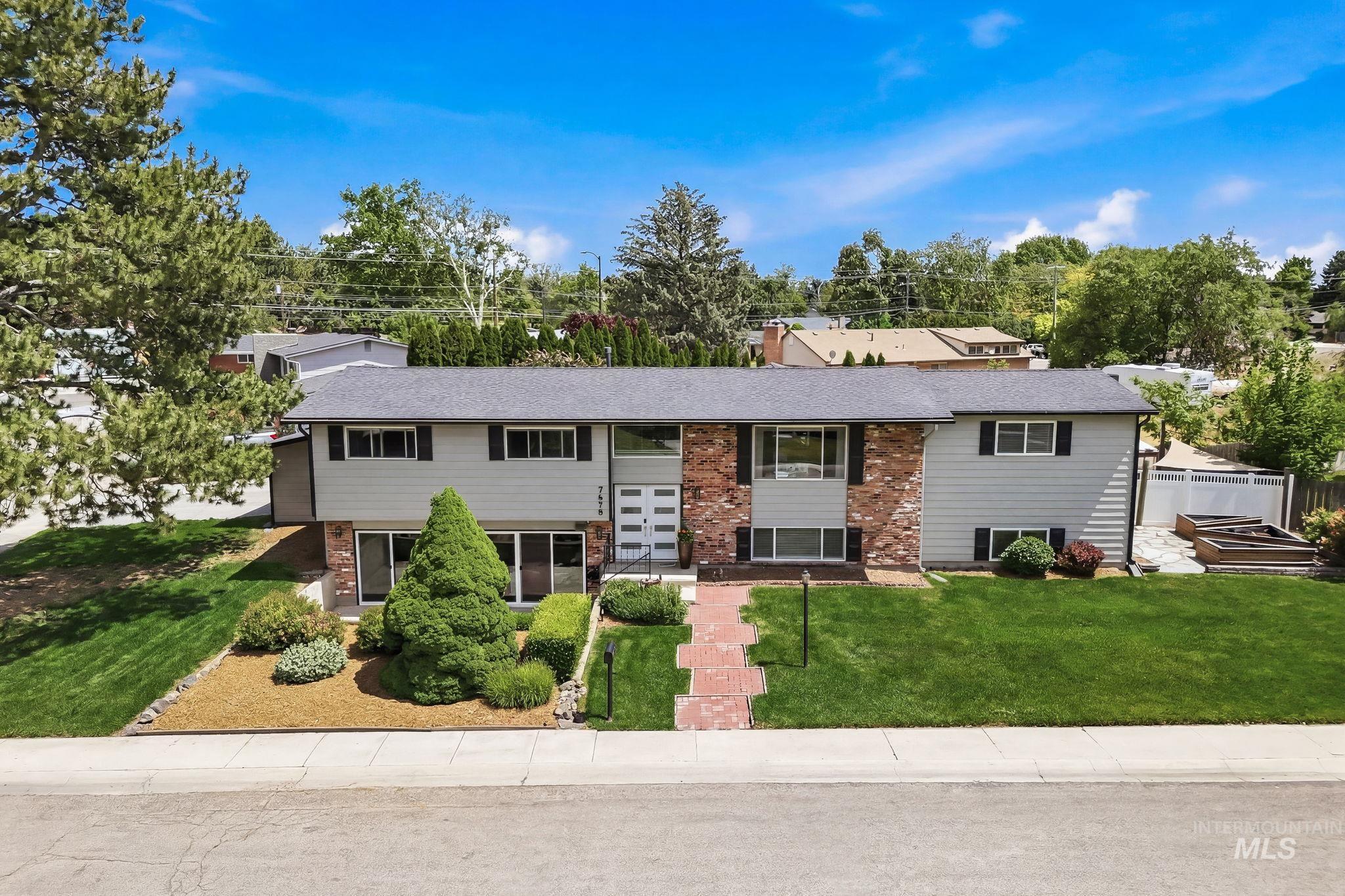 7475 W Cherrywood Dr — photo