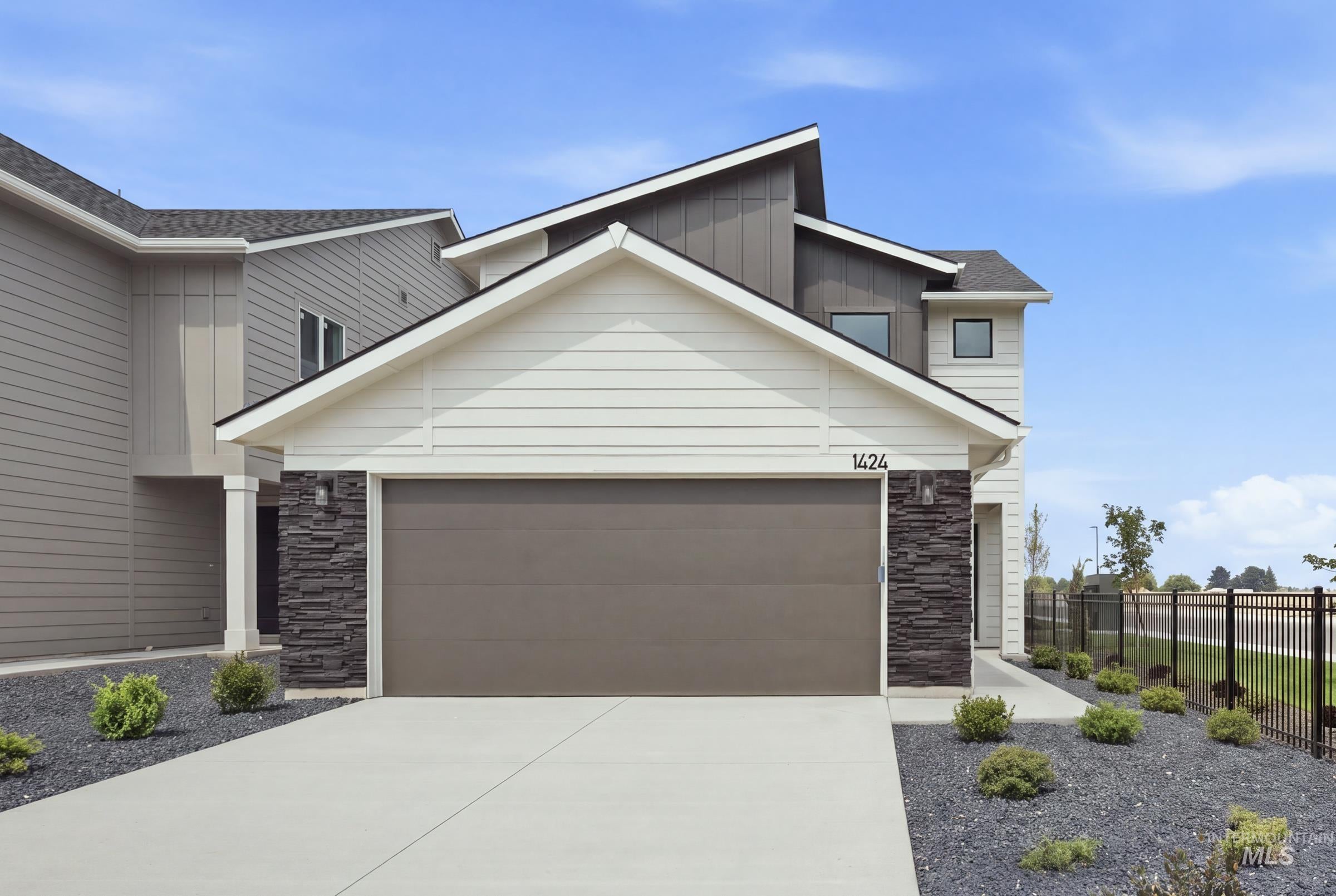1424 W Braden Dr — photo