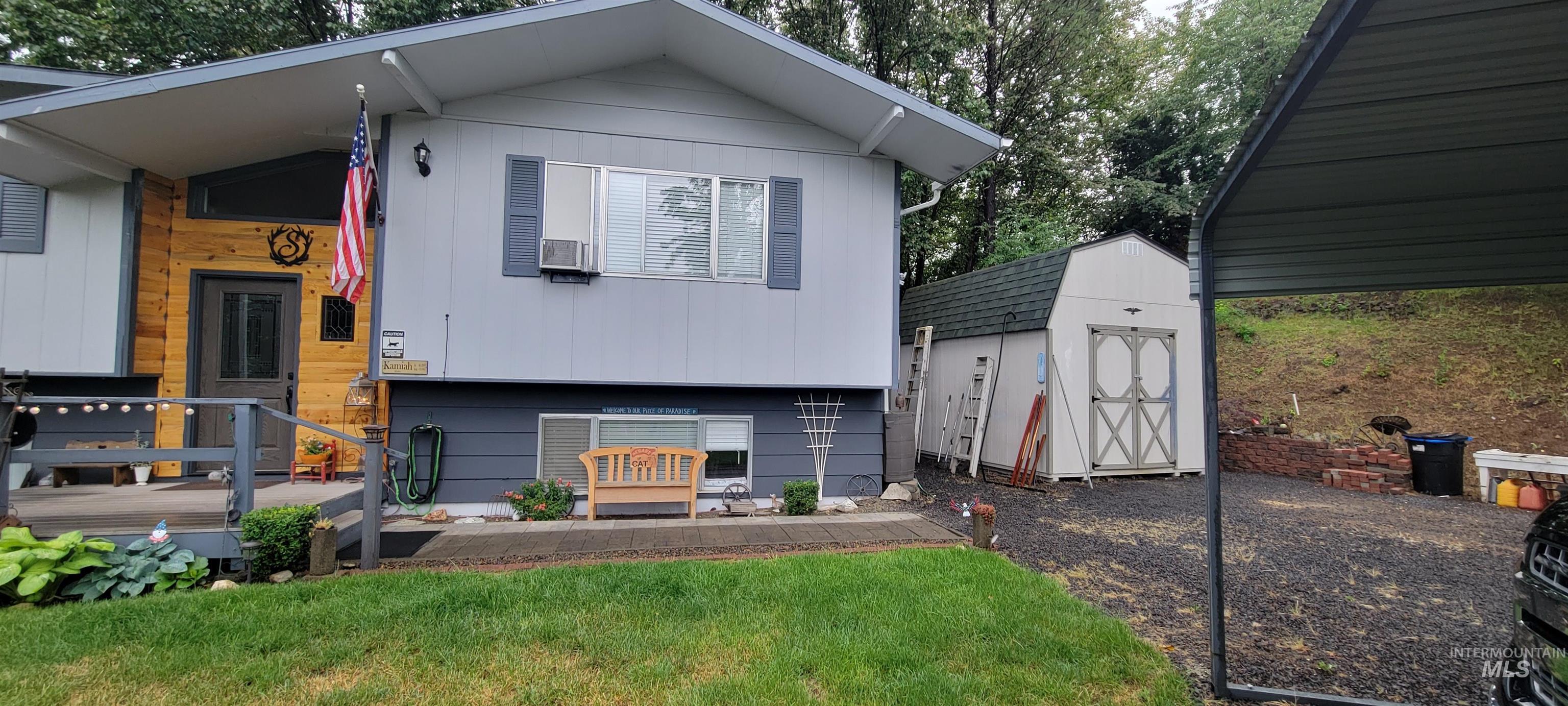 818 Baker Rd — photo