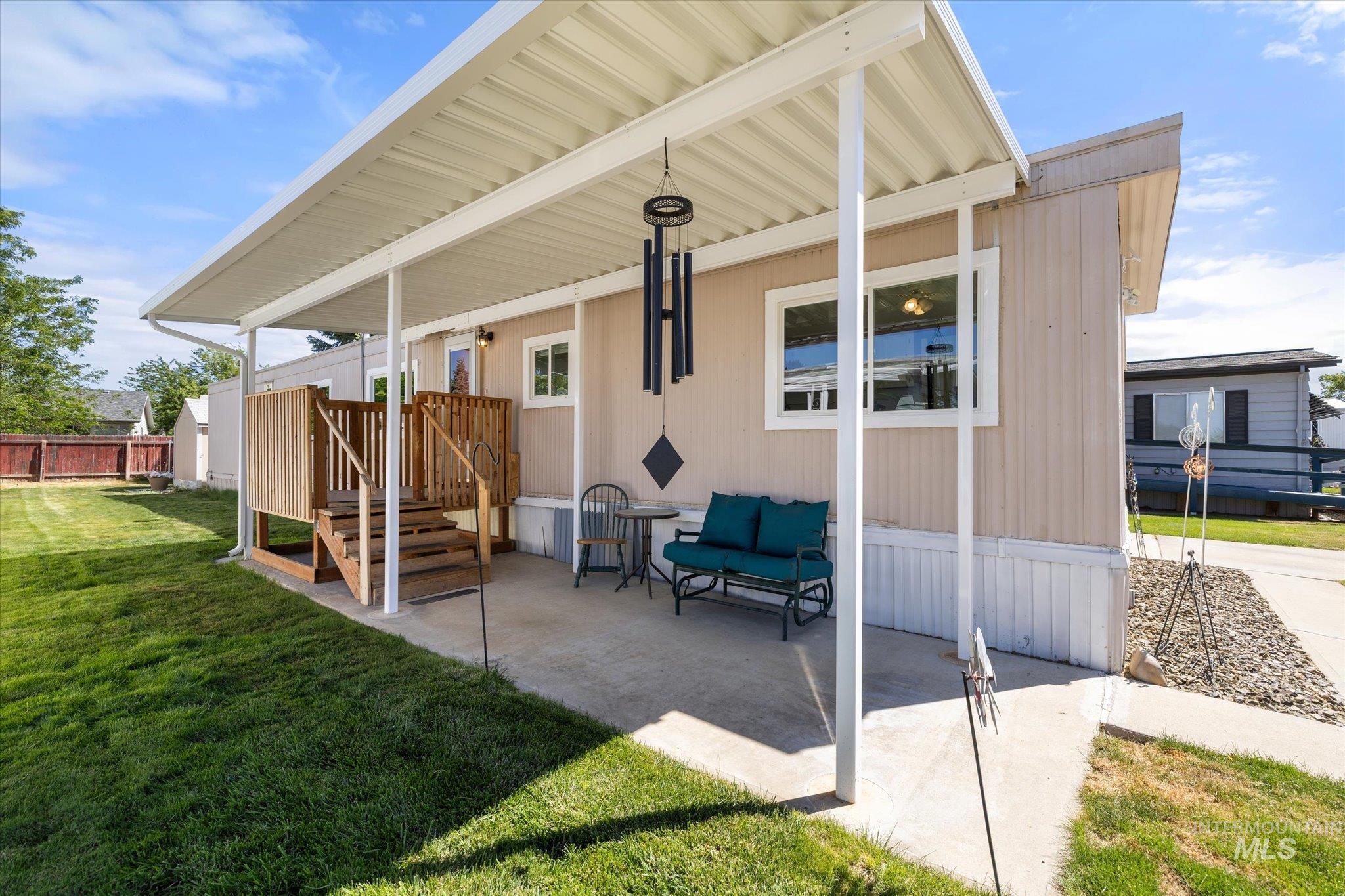 227 W Silver City Dr — photo