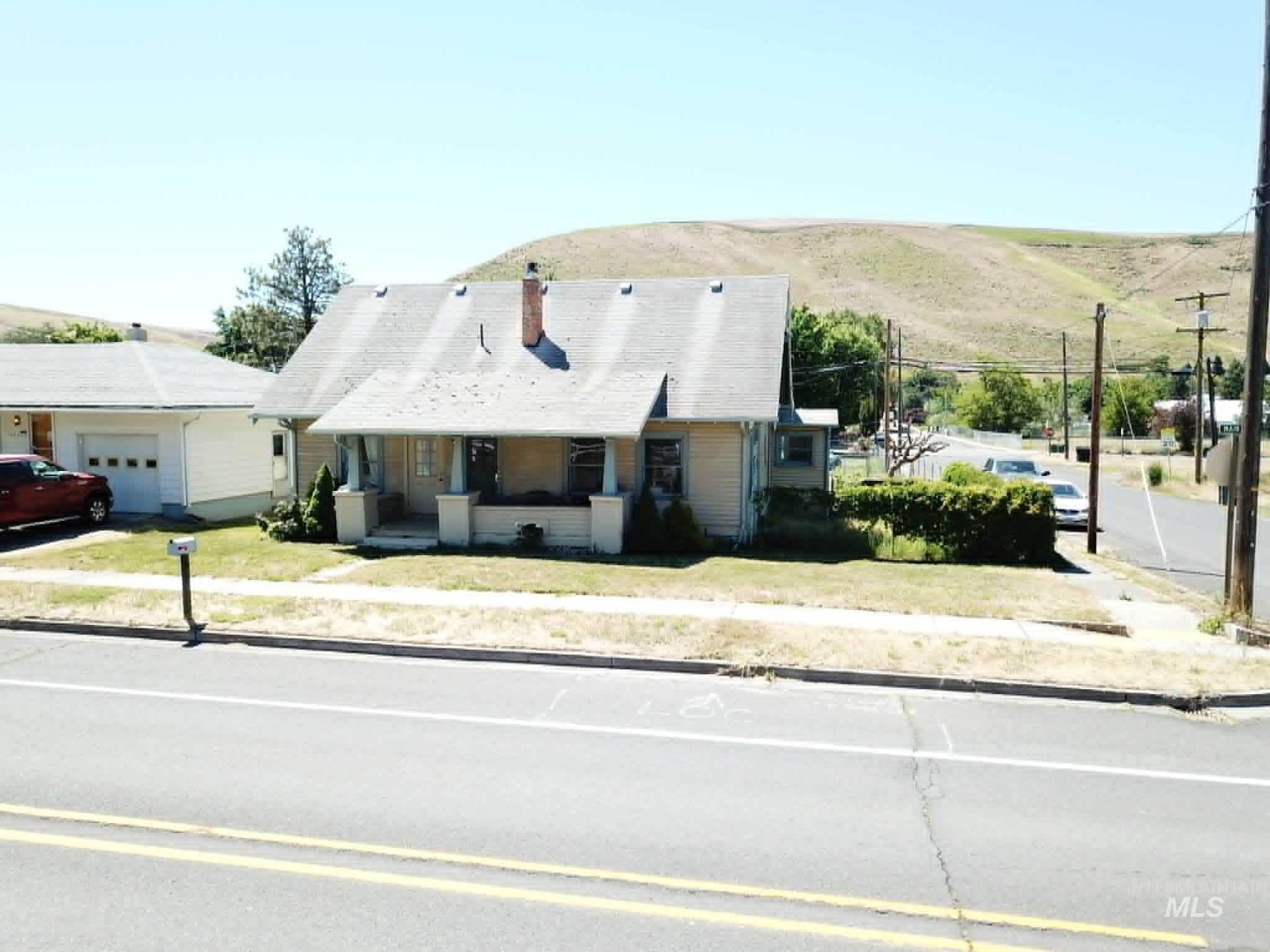 1212 Main Street — photo