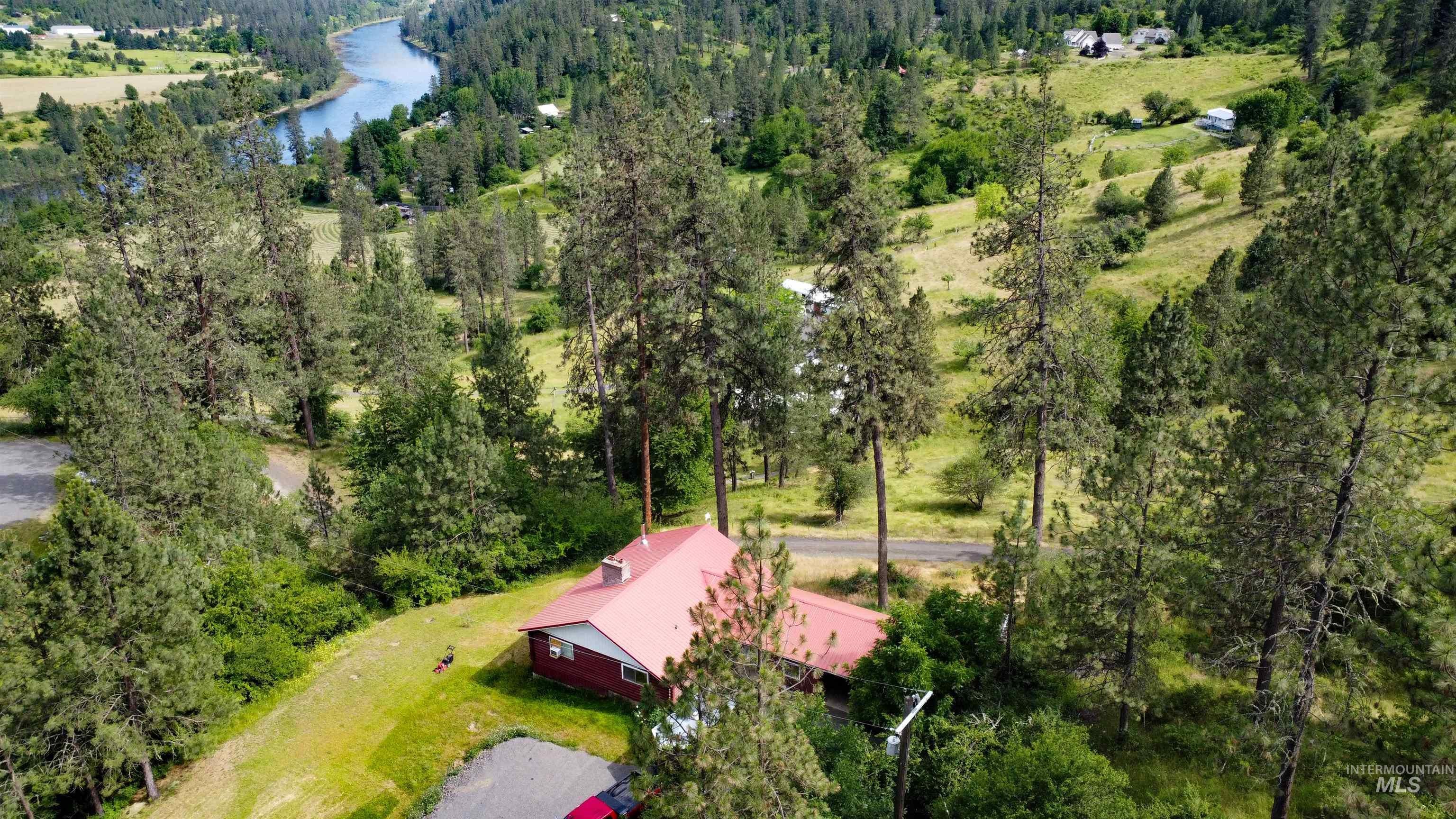156 Rockview Dr — photo