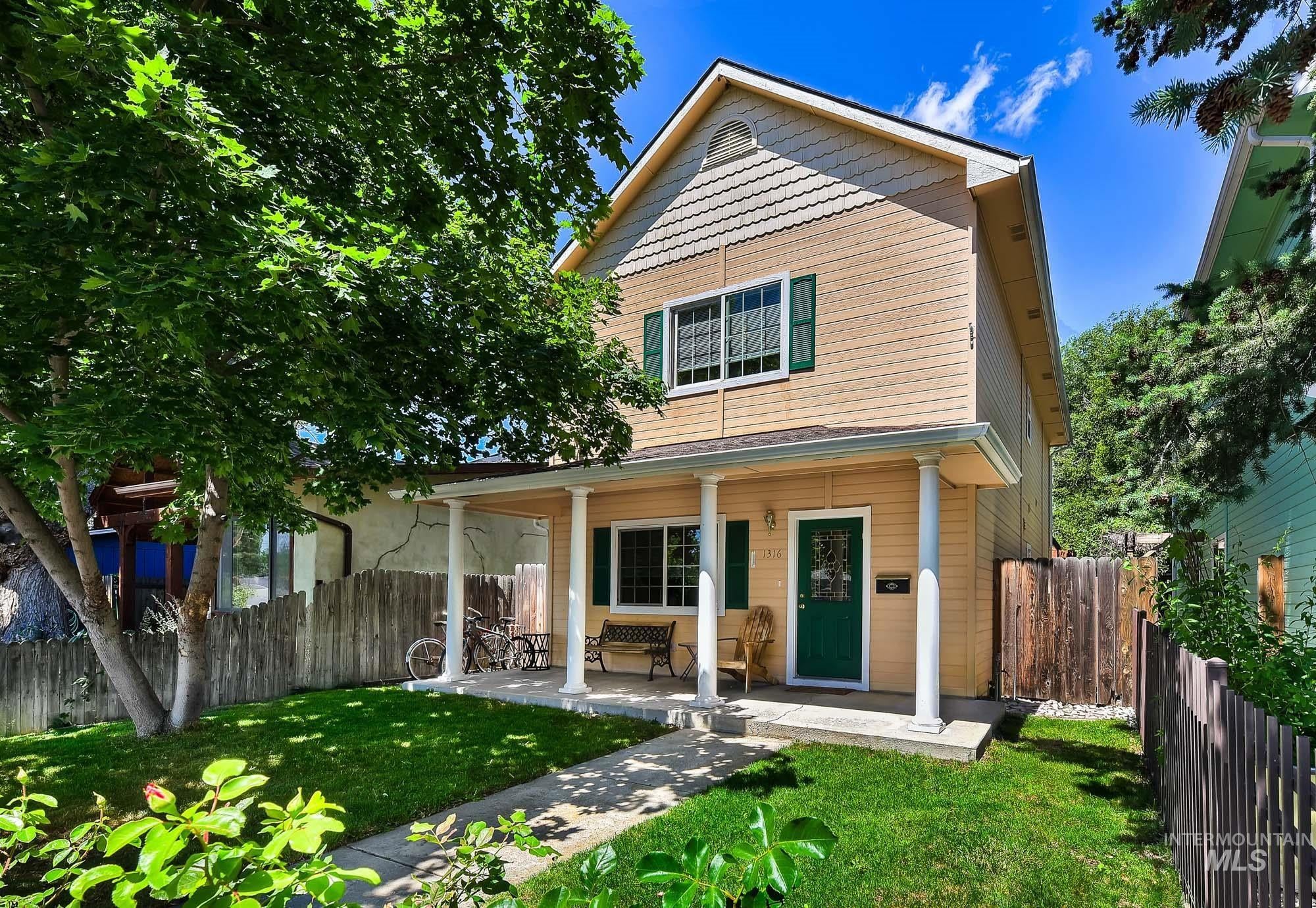 1316 E Franklin St — photo