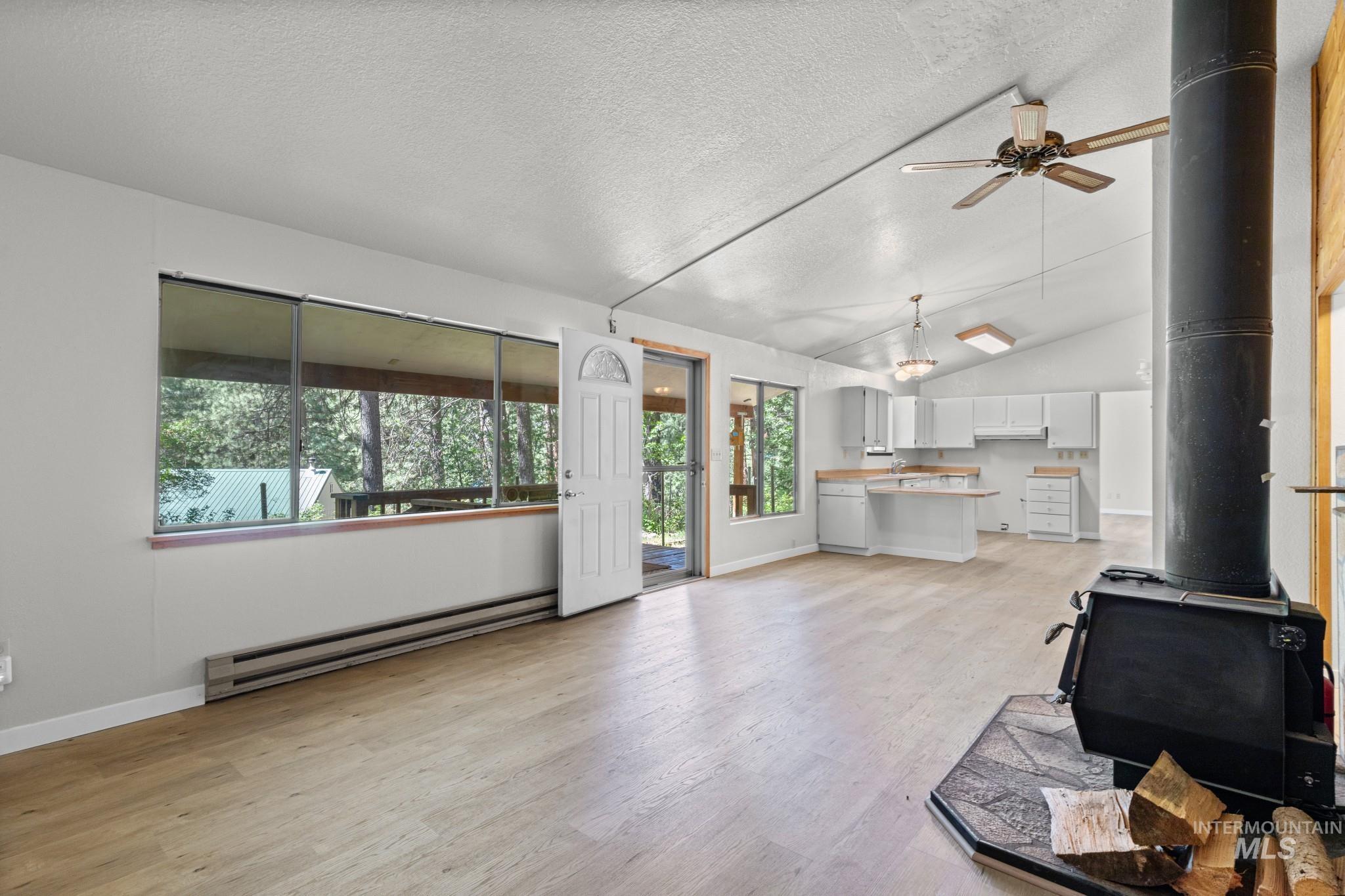 18 Hida Way — photo