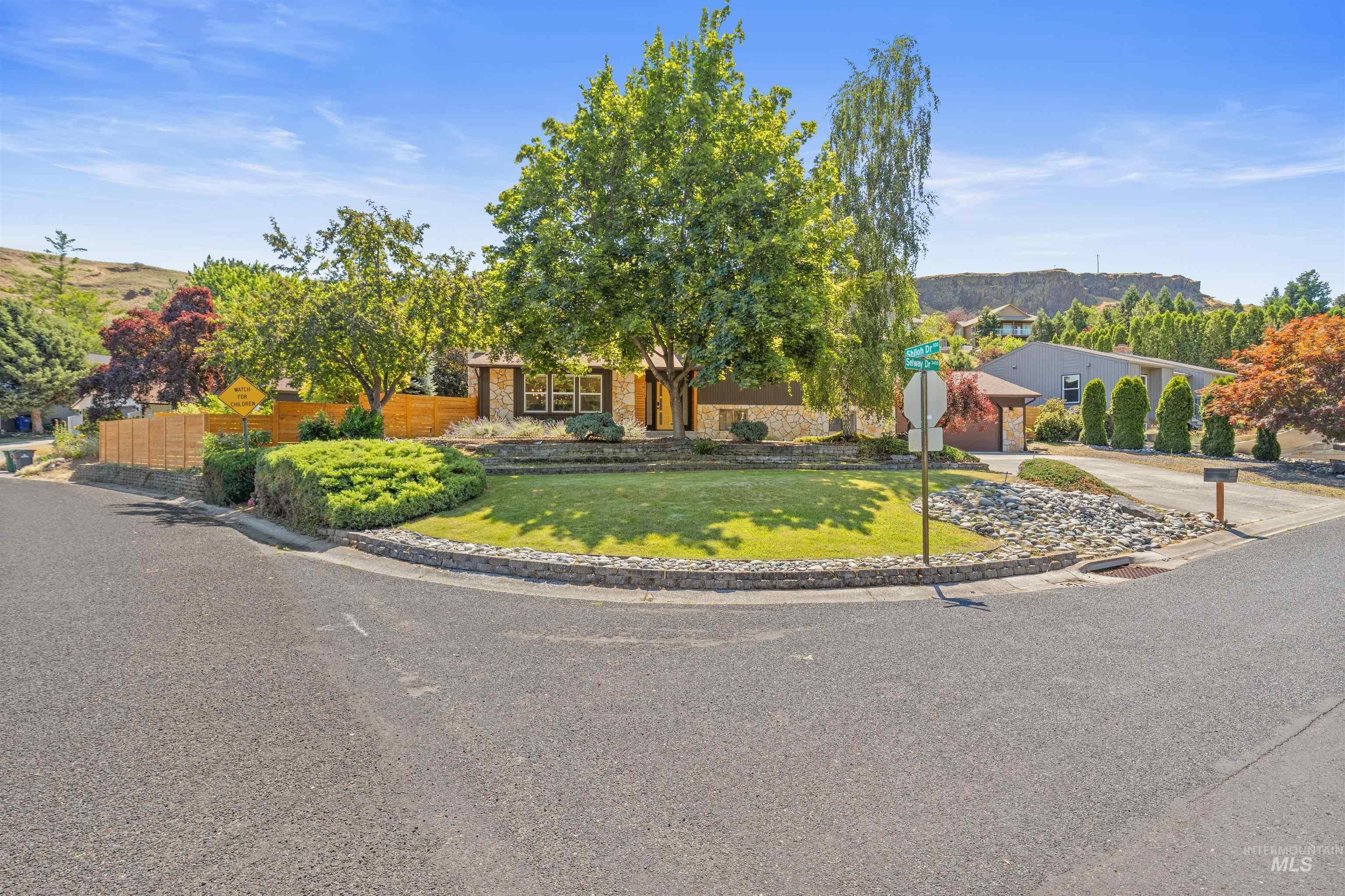 3435 Selway Dr — photo