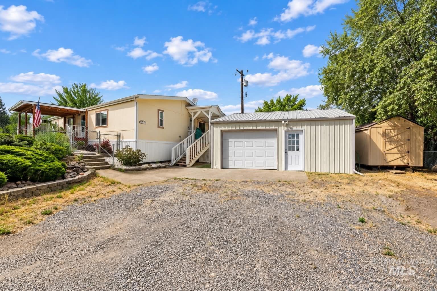 1042 Bridger Lane — photo