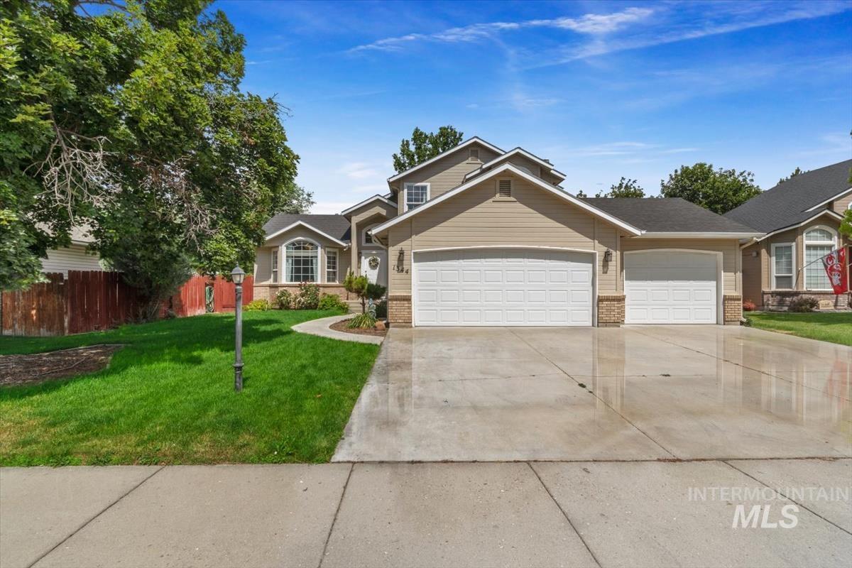 1344 N Crestmont Dr — photo