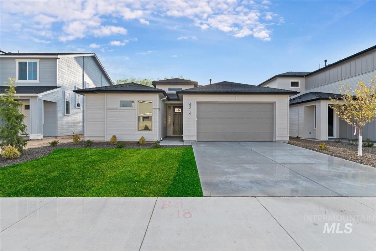 3411 Helios St. — photo