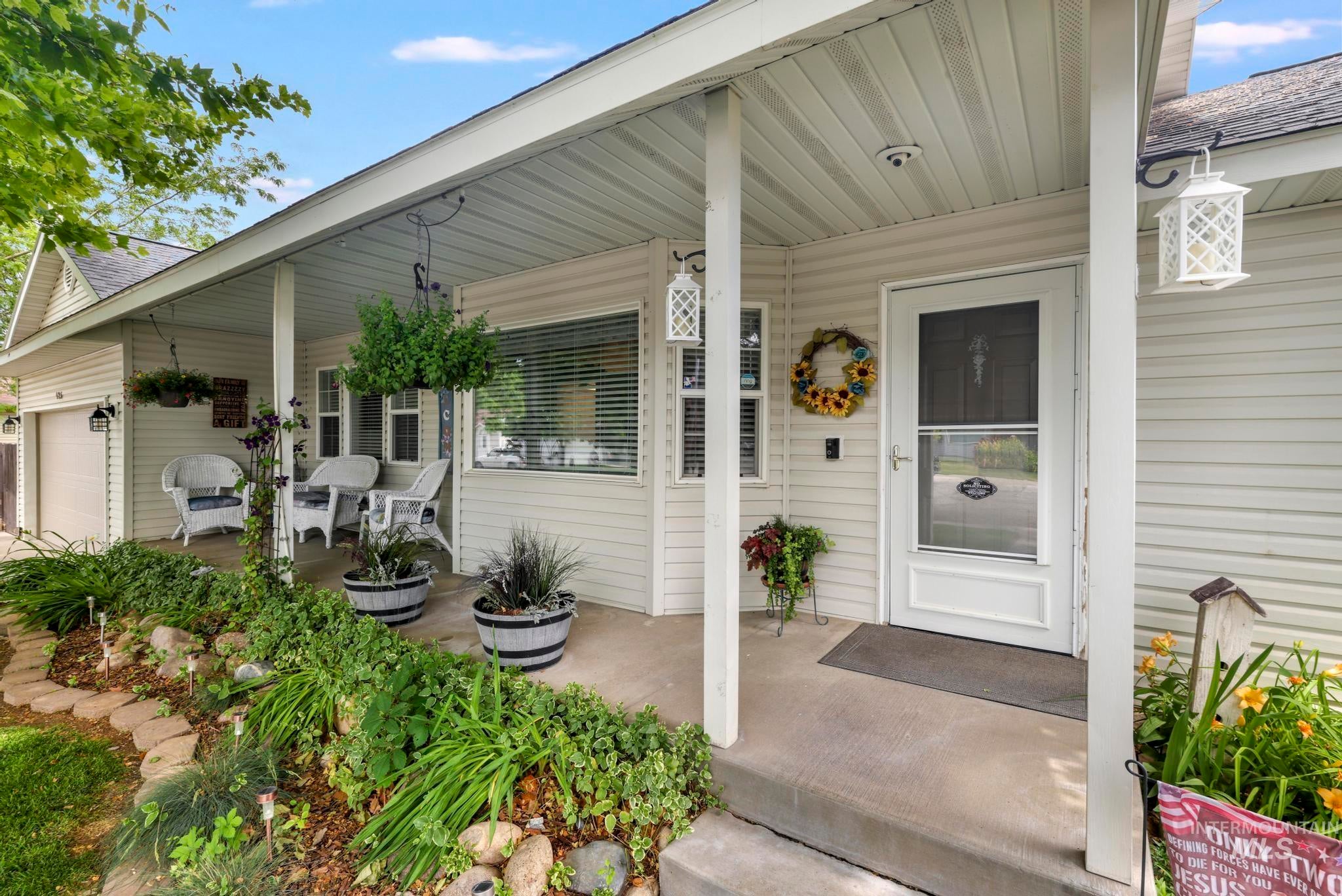 426 Bitterbrush Dr — photo