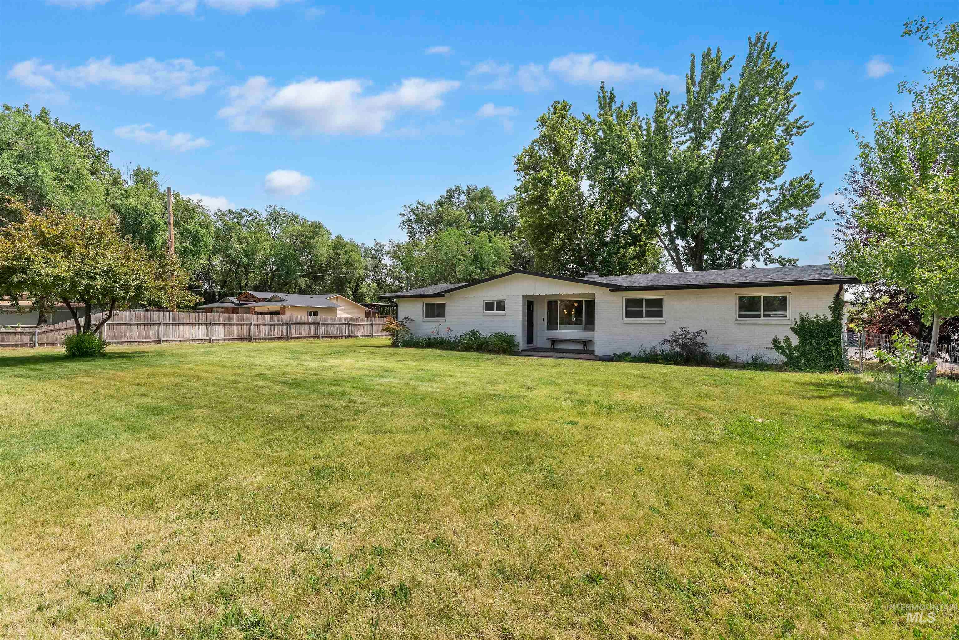 355 E Beacon Light Rd, Eagle, ID 83616 — photo 2