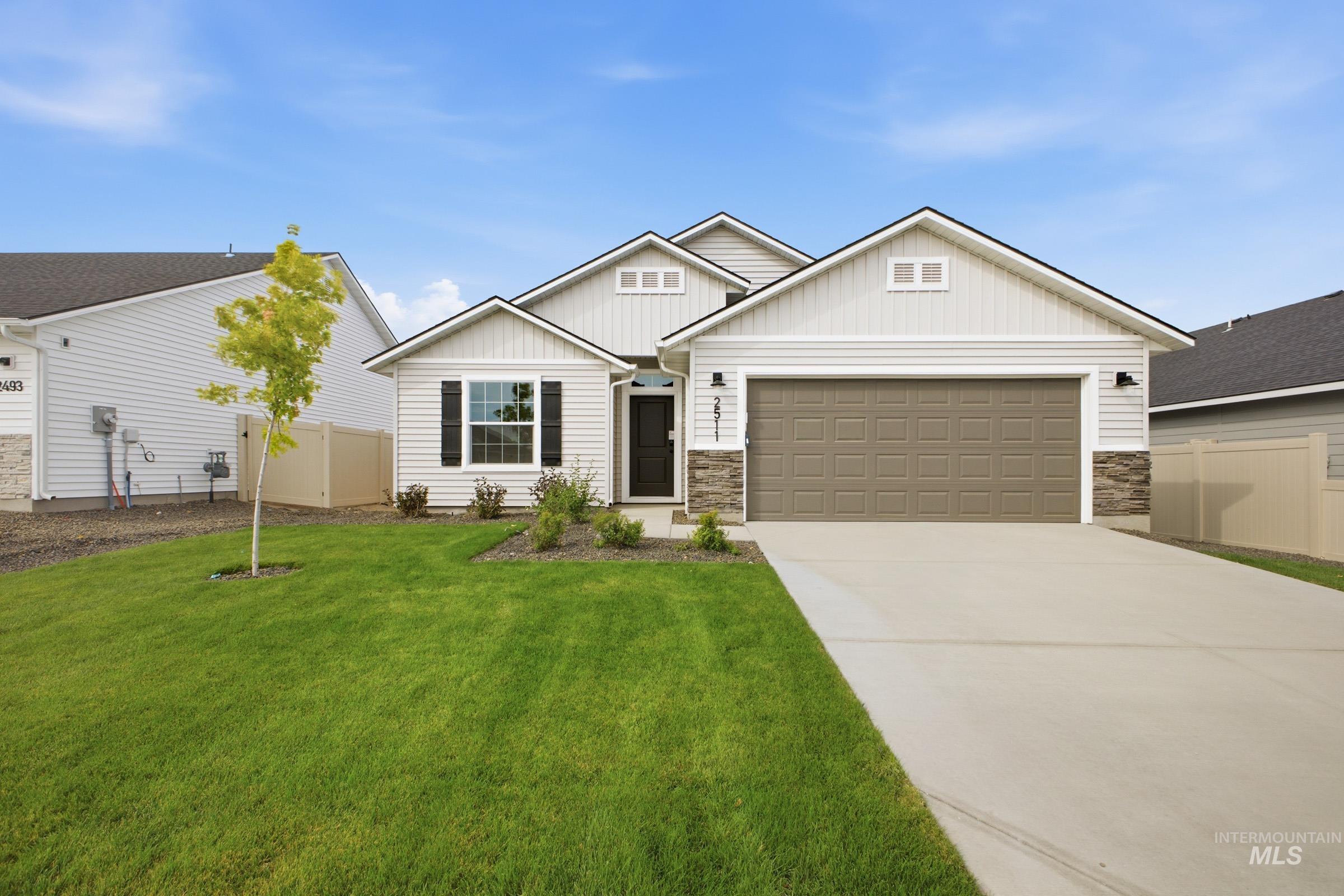 2511 W Red Jasper Dr — photo