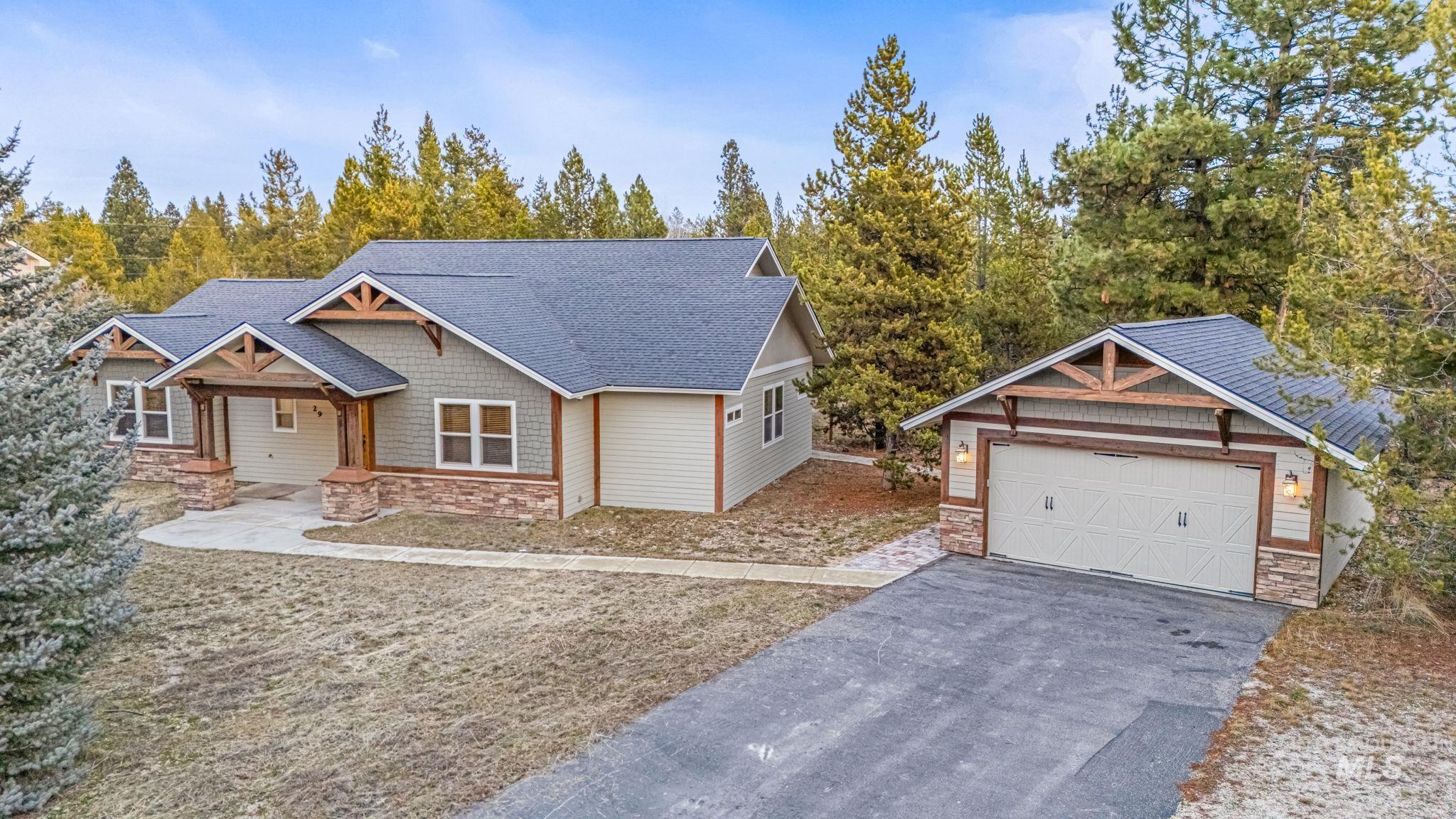 29 Pointe At Goldfork Ct. — photo