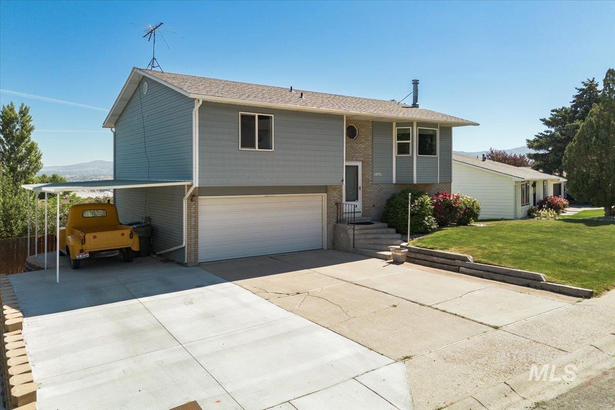 1036 Camas Ln — photo