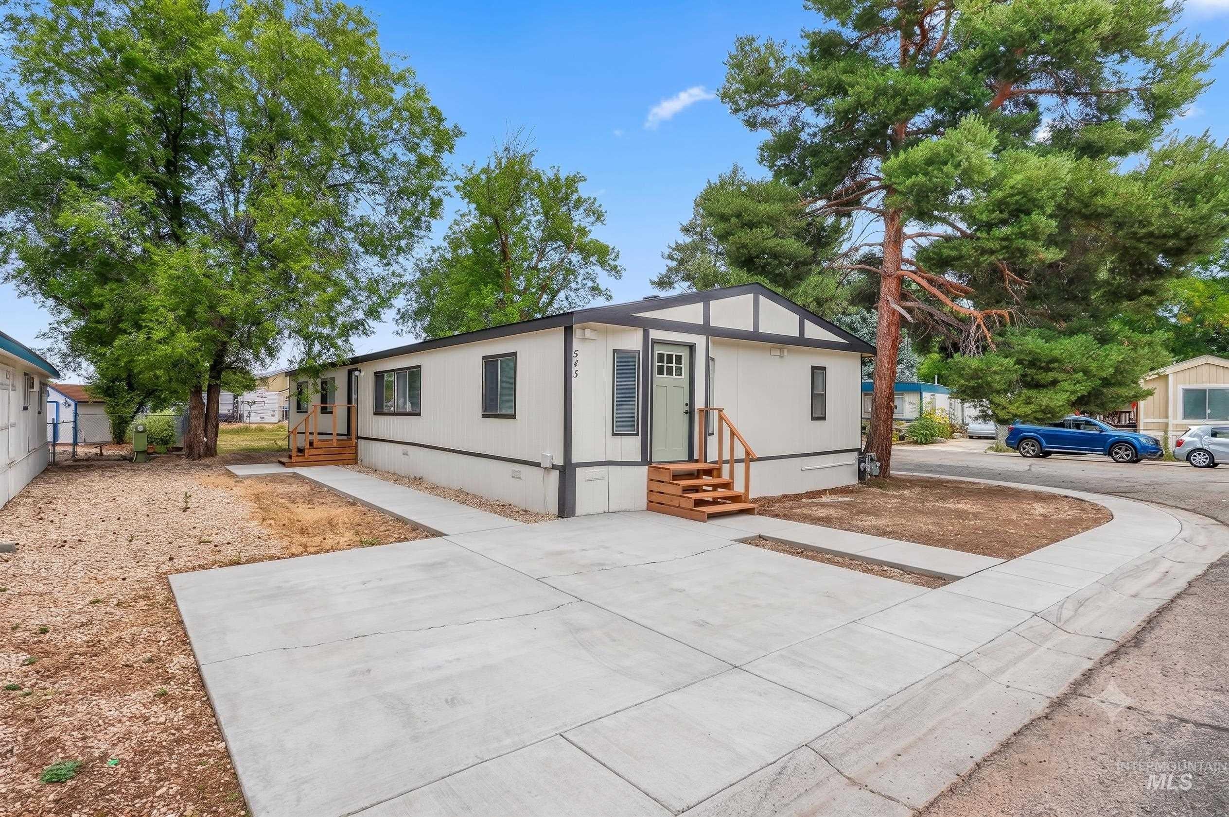 543 Silver City Dr — photo