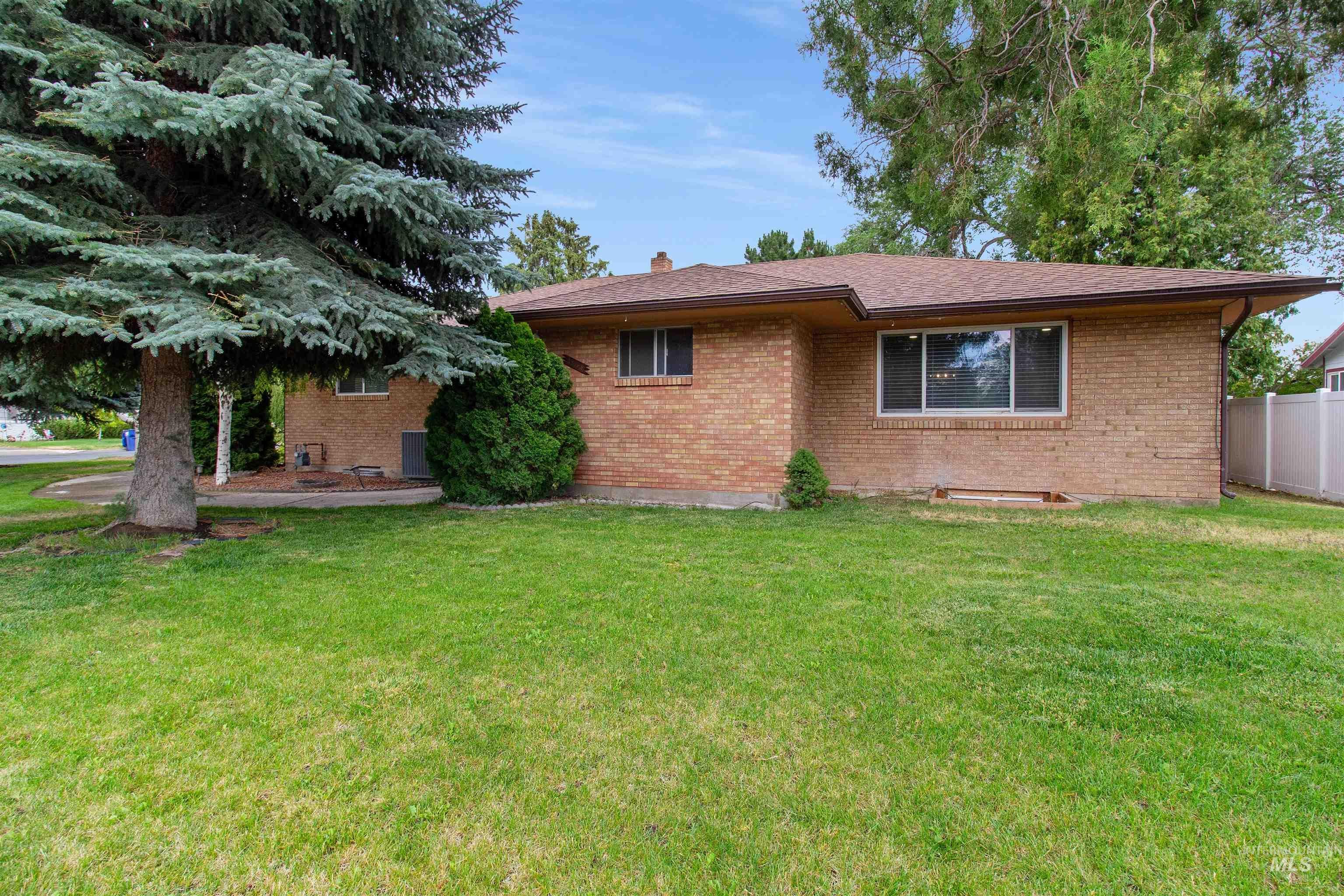 1968 Falls Ave E — photo