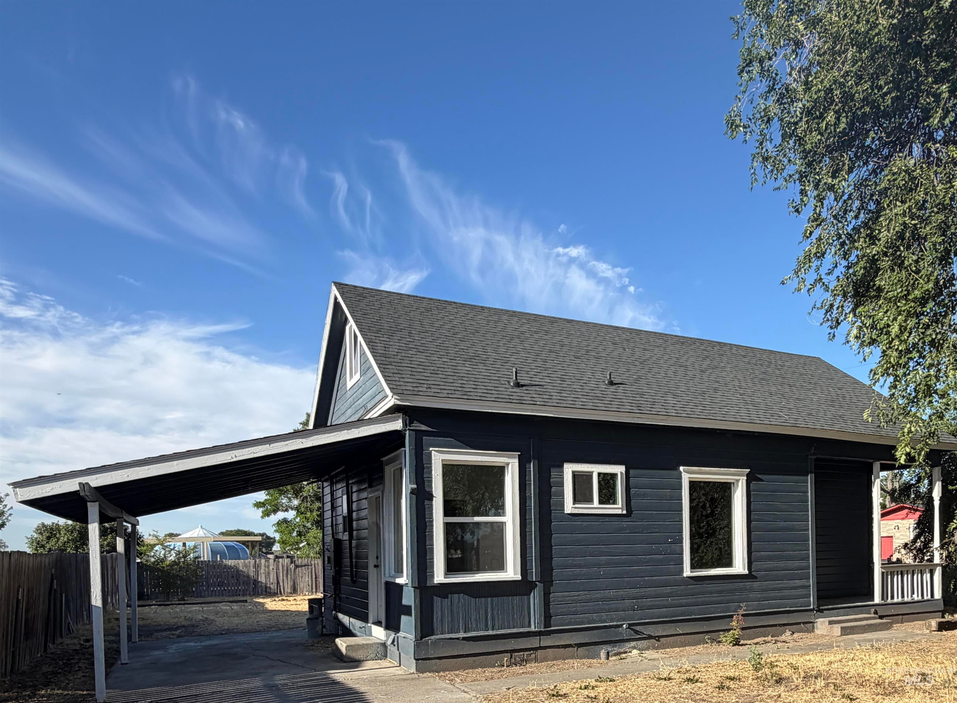 1815 Lincoln — photo
