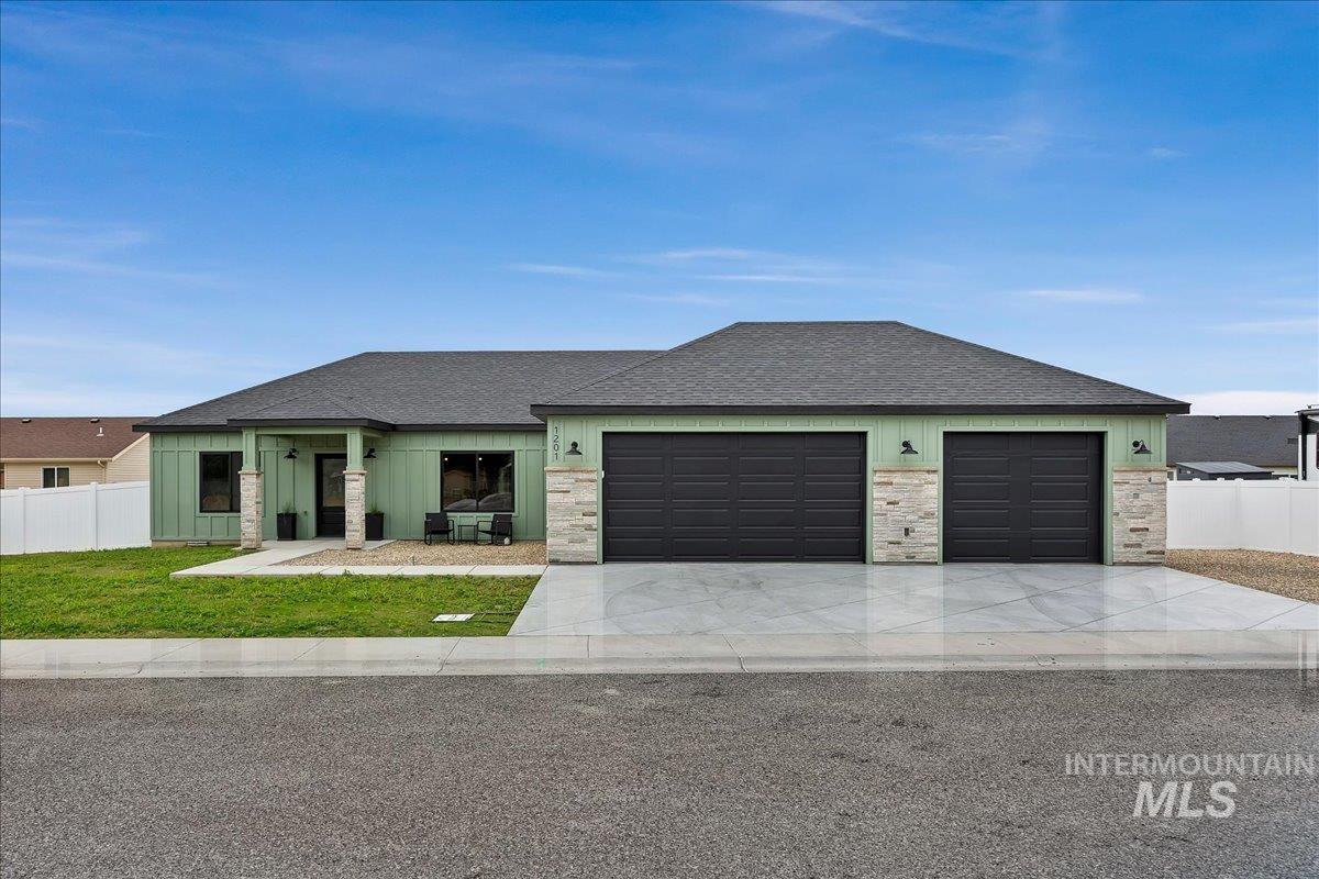 1201 Jade Dr — photo
