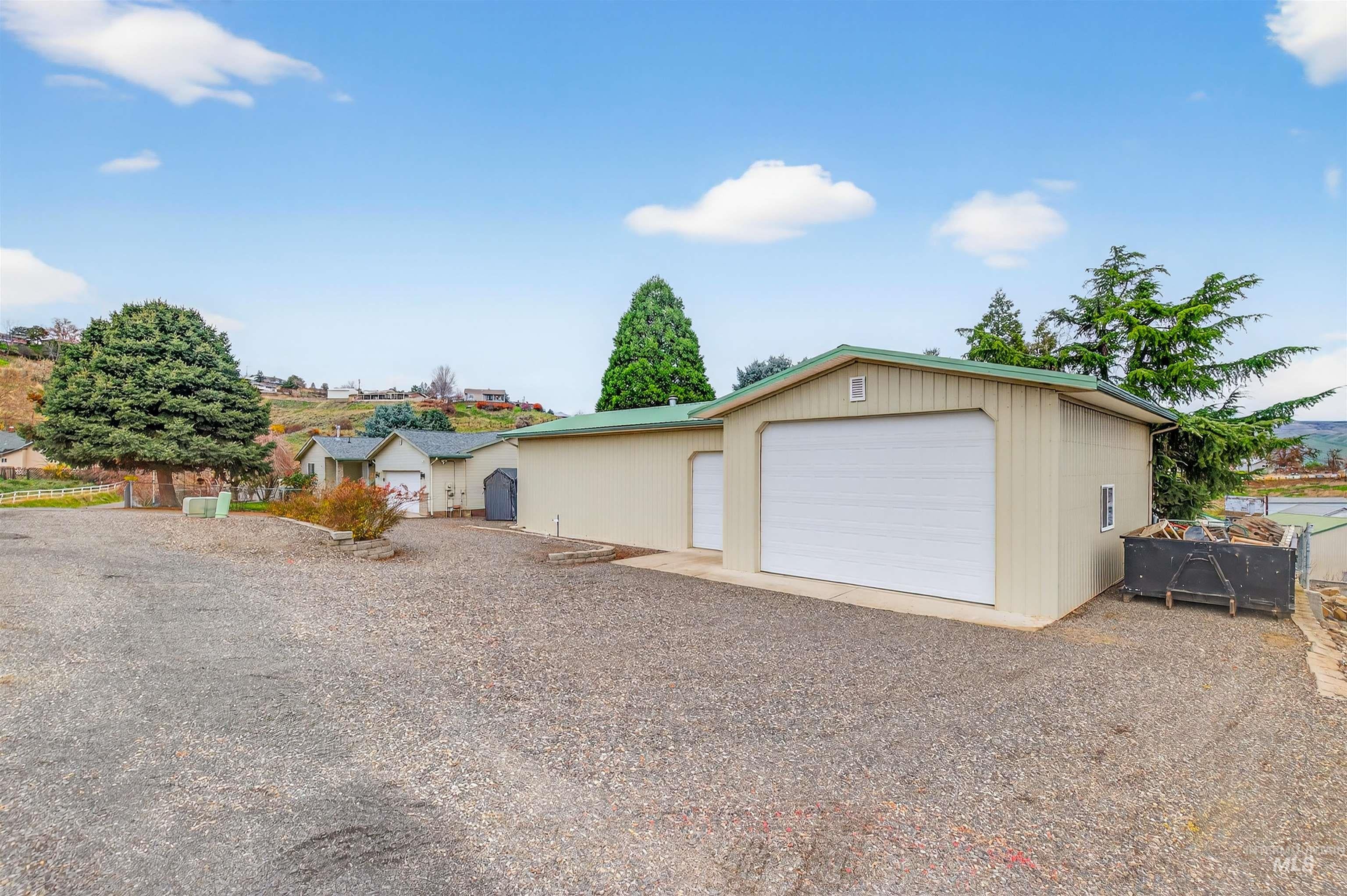 1373 Toby Lane — photo