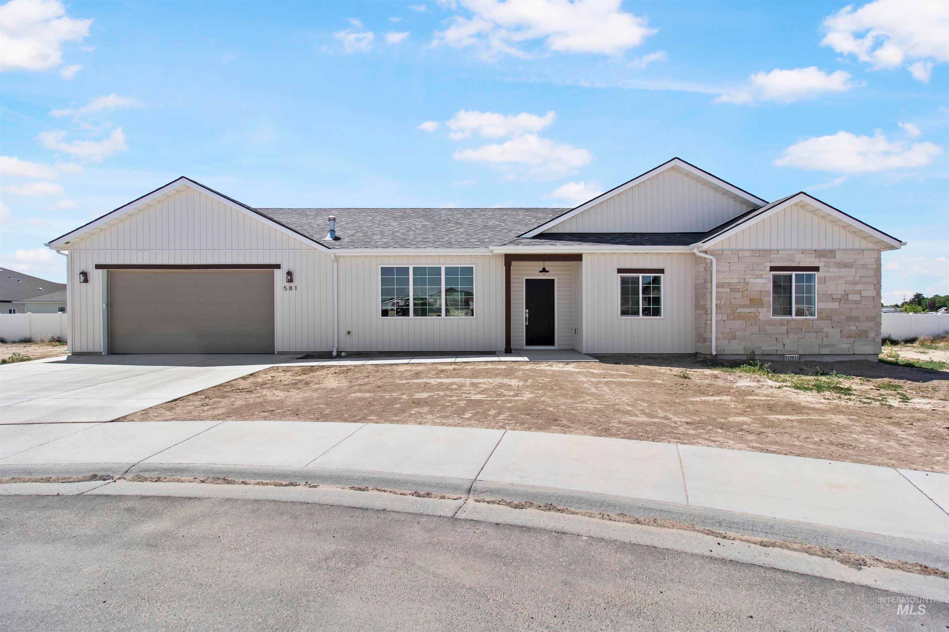 581 Gemini Ct — photo