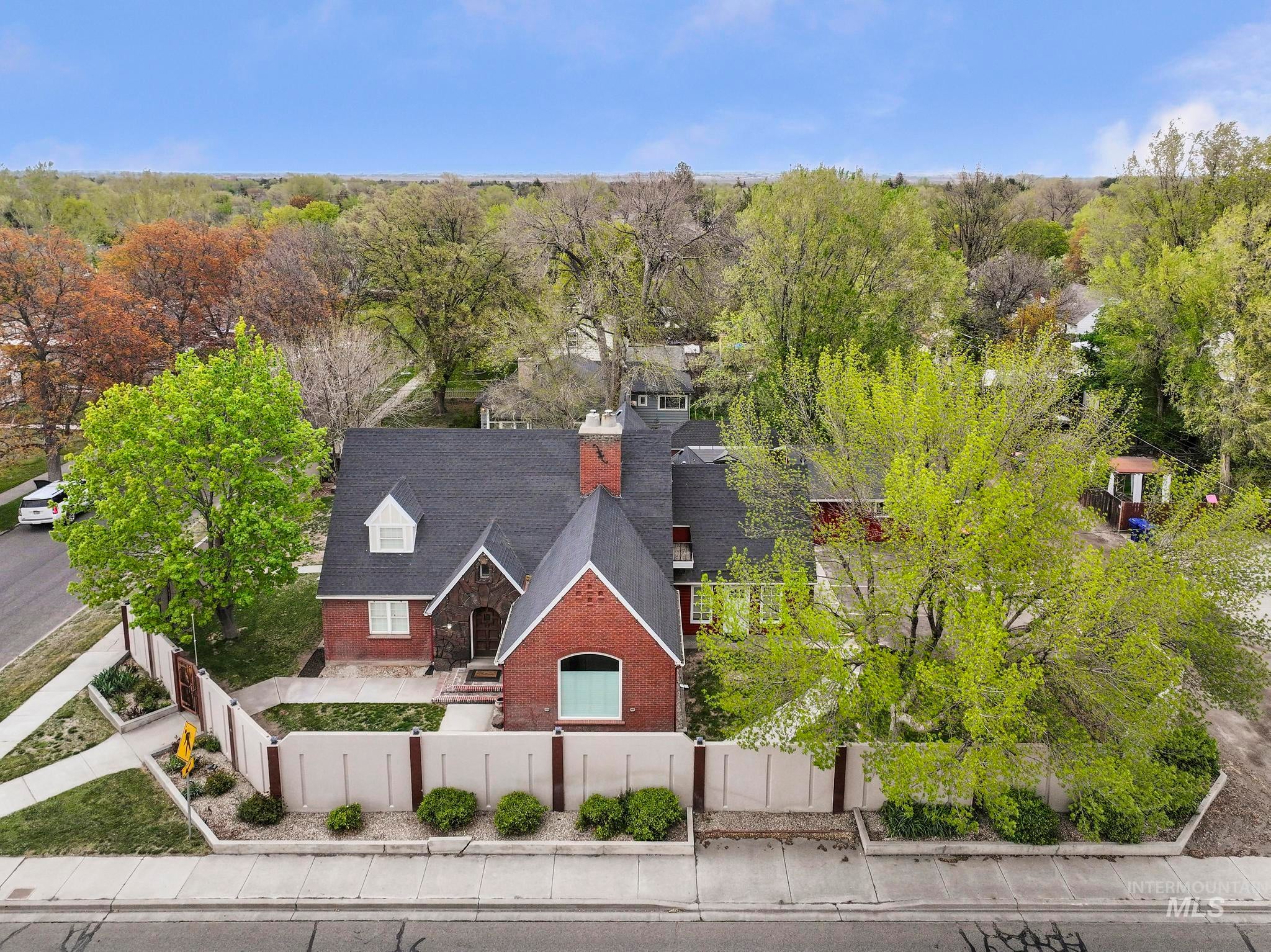 102 Fillmore — photo