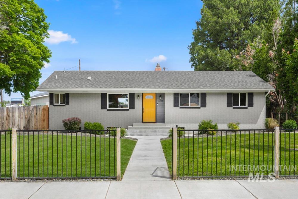 7308 W Maxwell Dr — photo