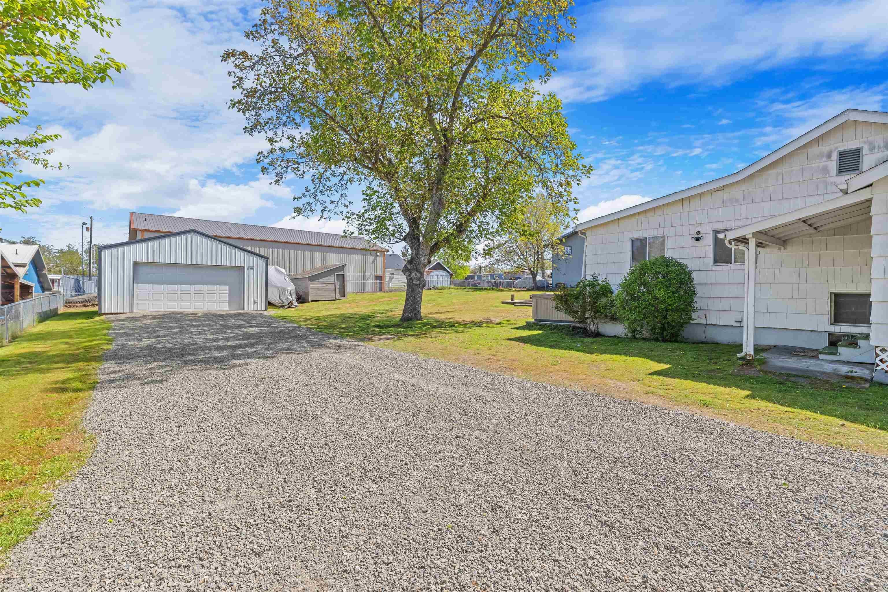 1047 Francis Street — photo