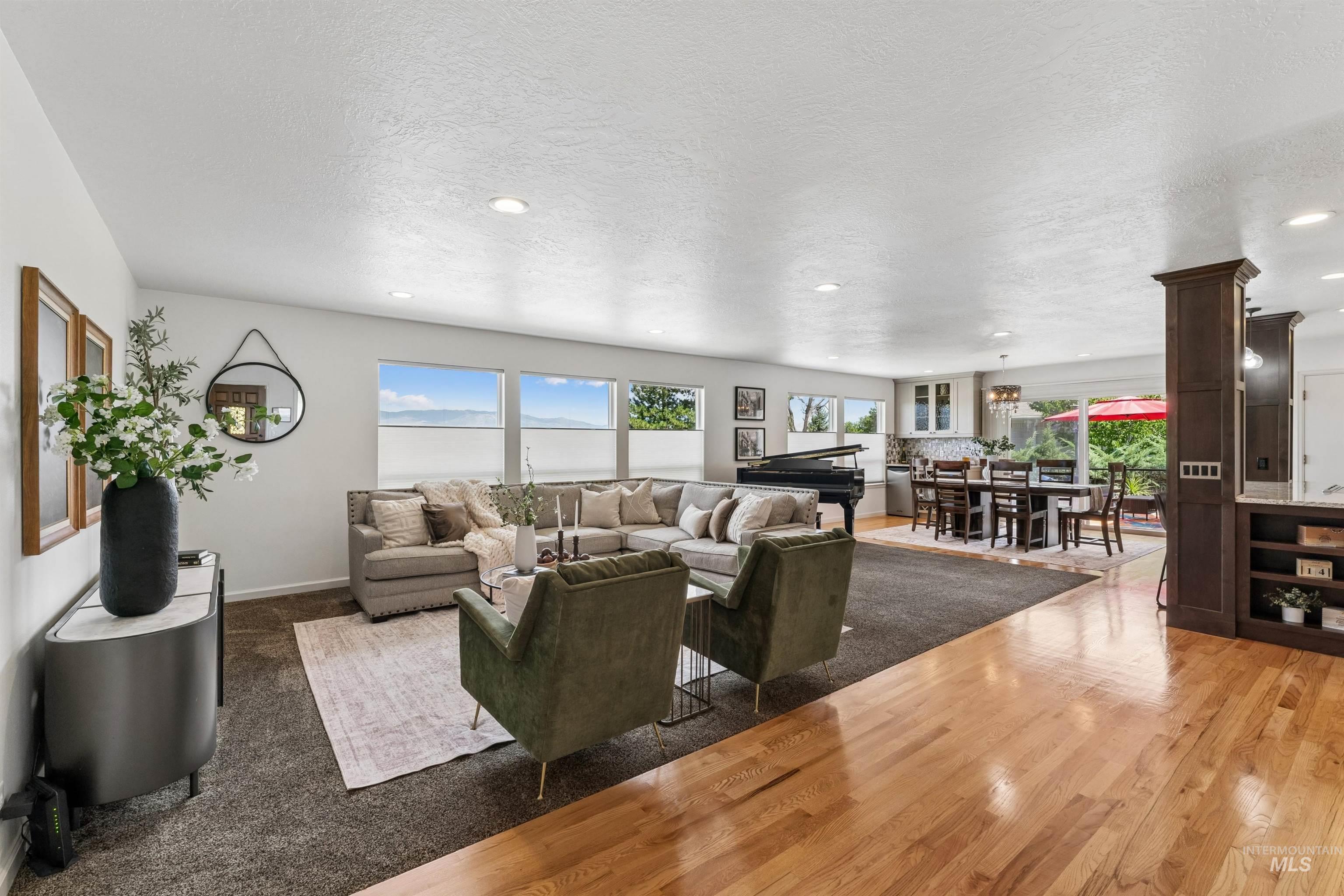 406 S Bitteroot Dr — photo