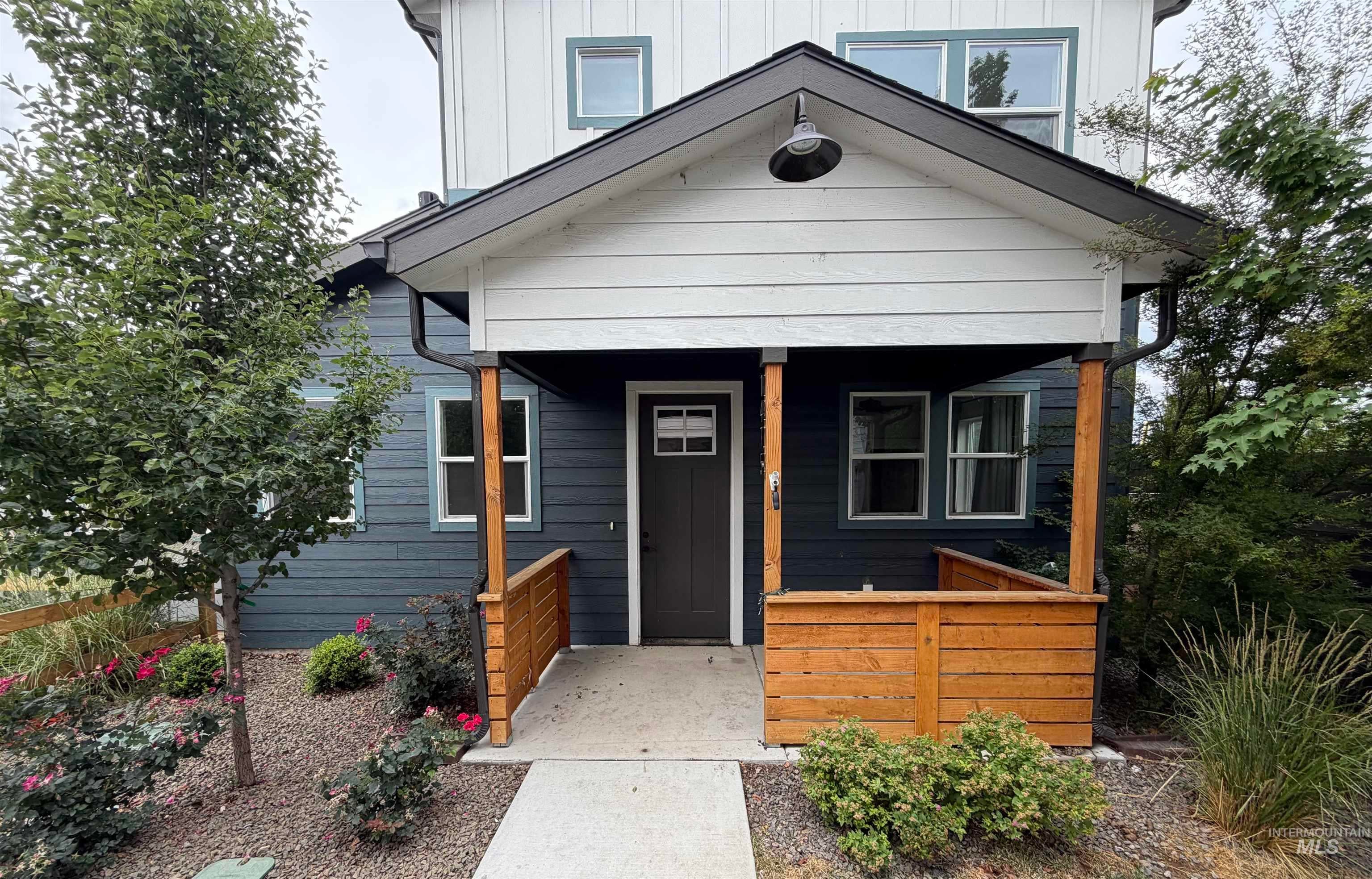 1475 N Bluffs Ridge Lane — photo