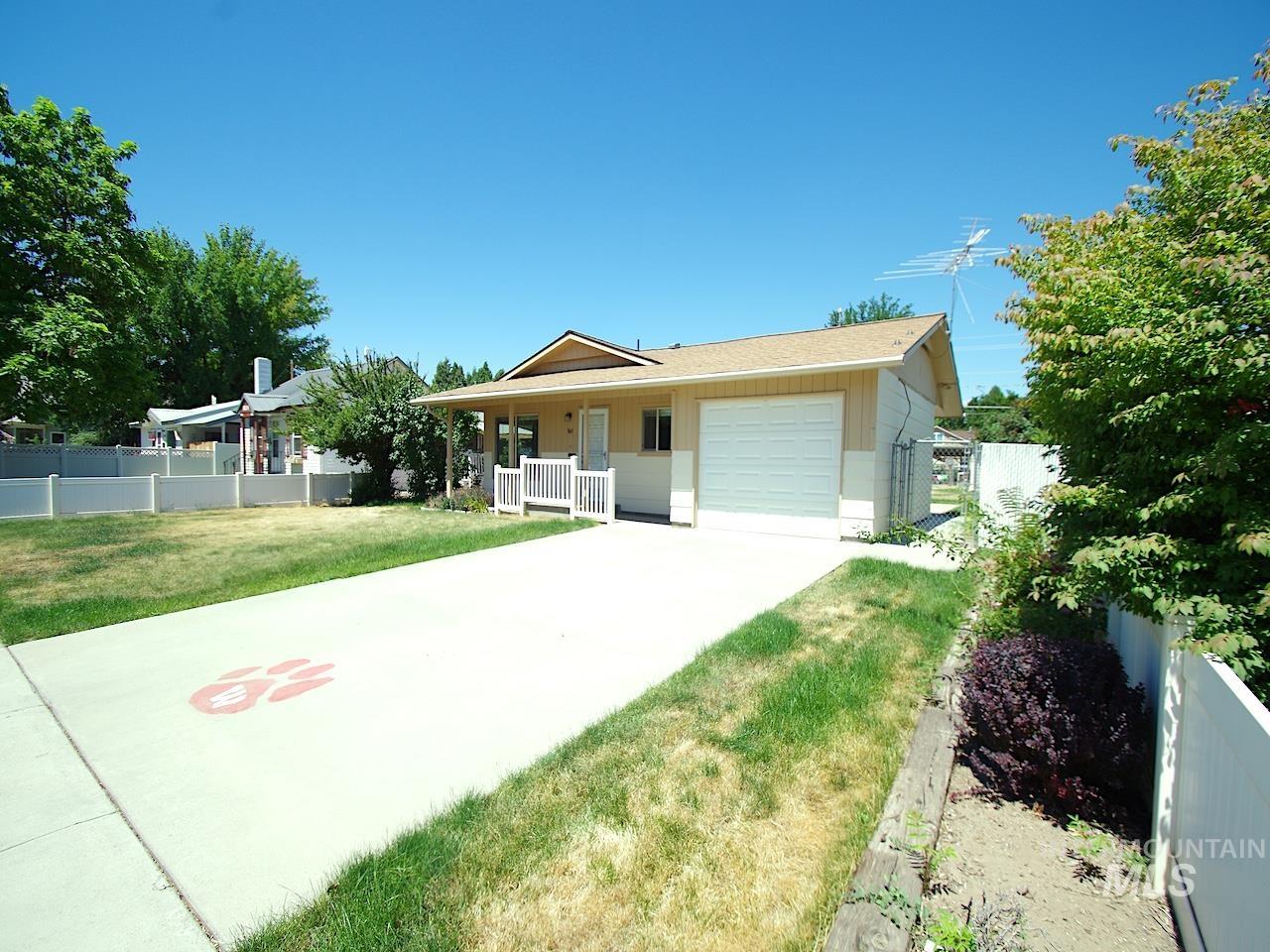 860 E Commercial, Weiser, ID 83672 — photo 3