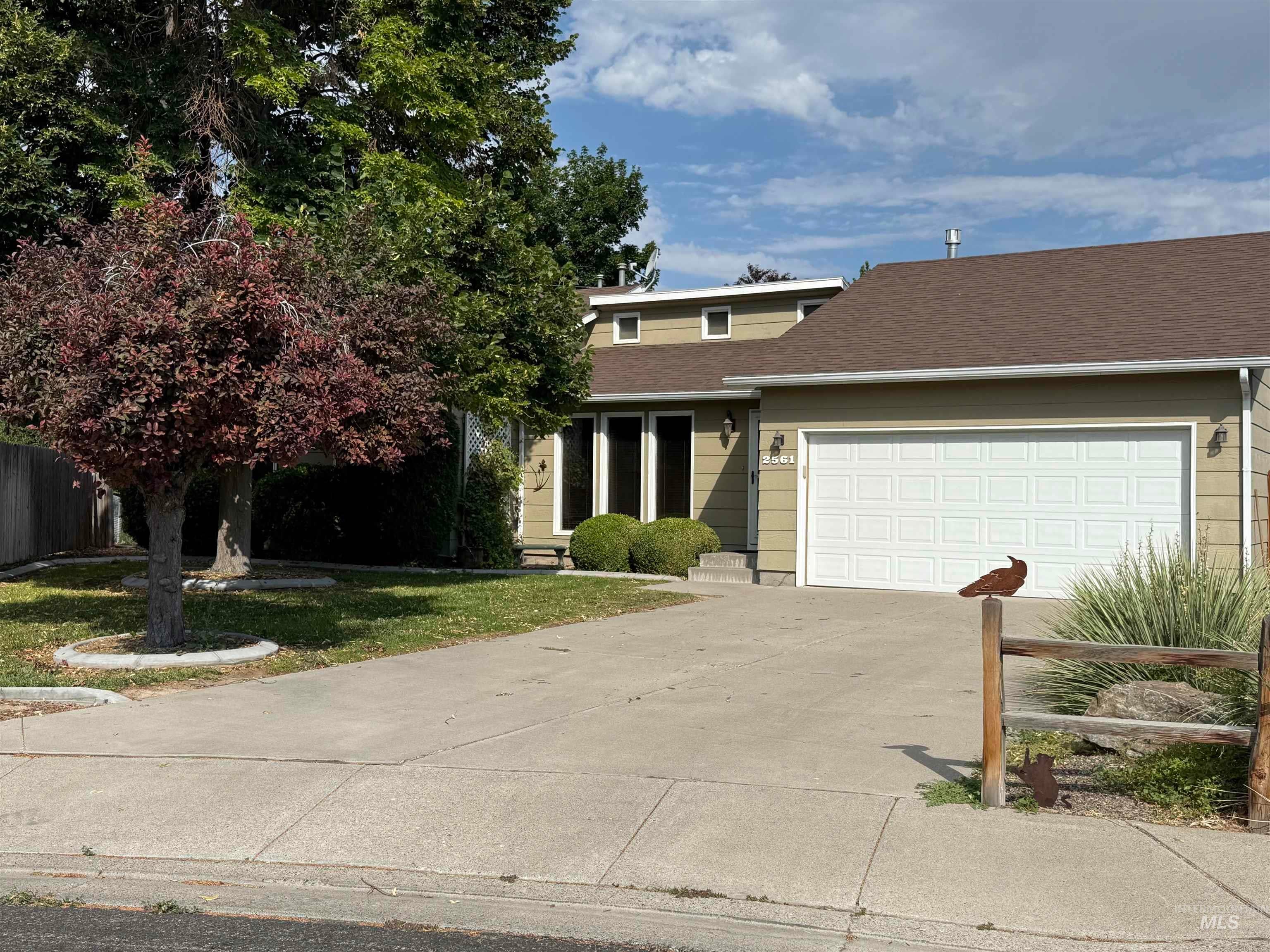 2561 Indian Trail — photo