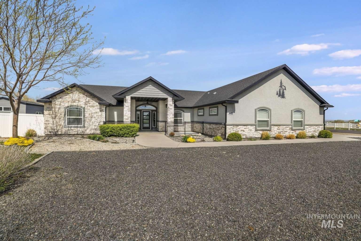 3847 N Glasswing Dr — photo