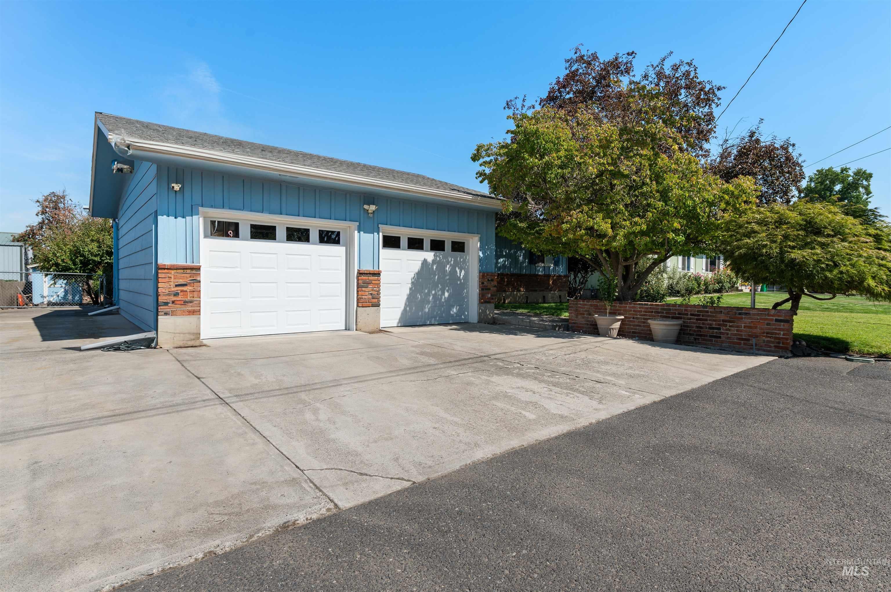409 Linden Dr — photo