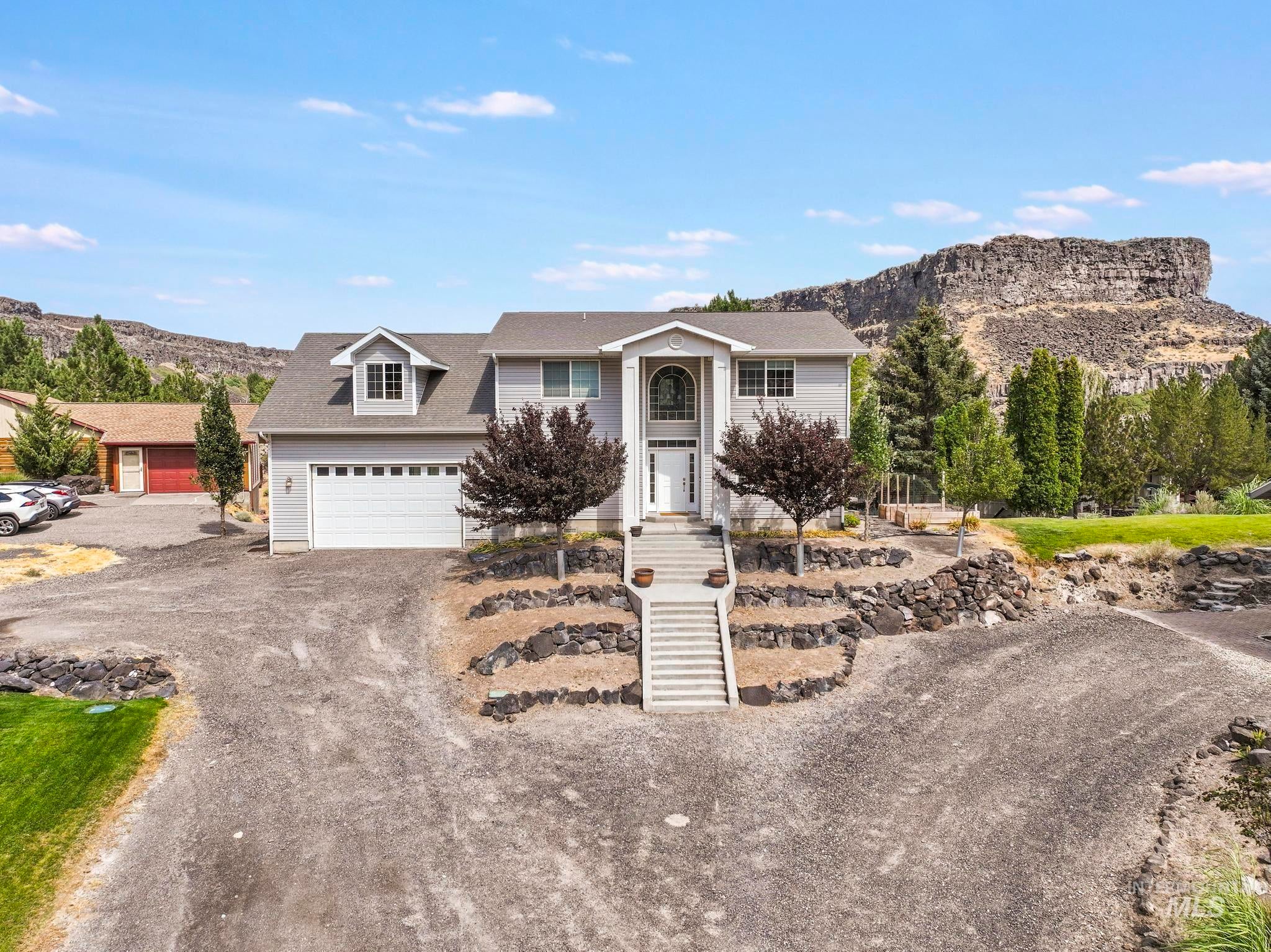 726 Falls View Dr — photo