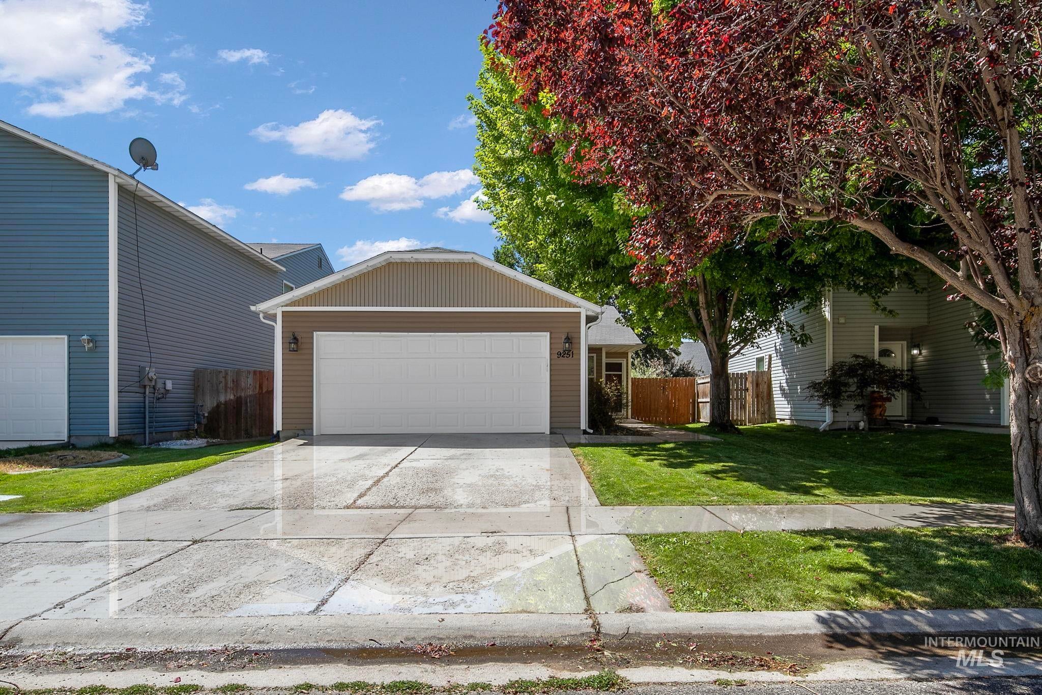 9251 W Hearthside Dr. — photo