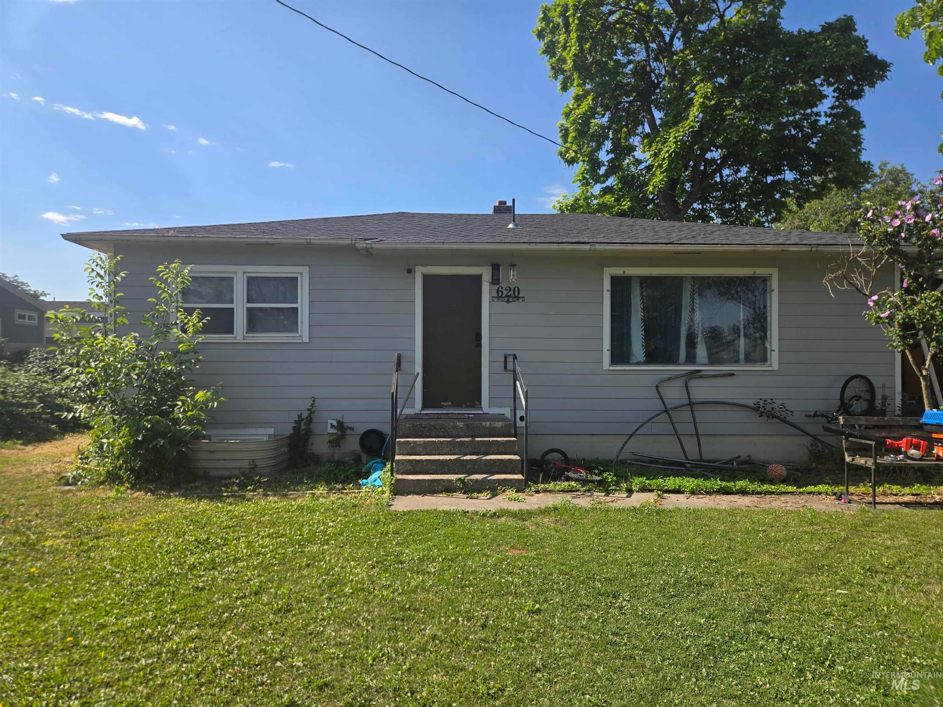 620 Burrell Ave. — photo