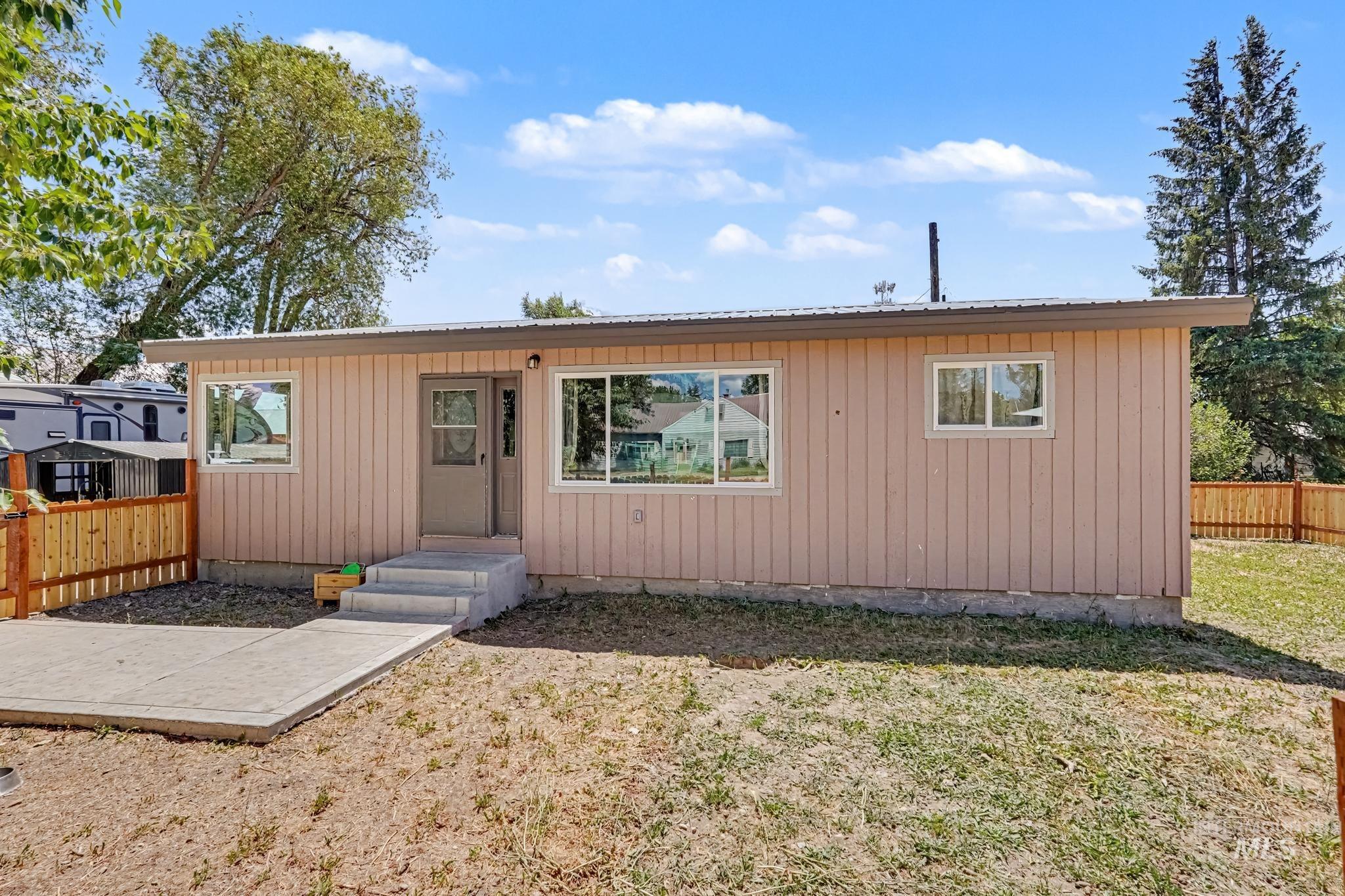 114 W Ponderosa — photo