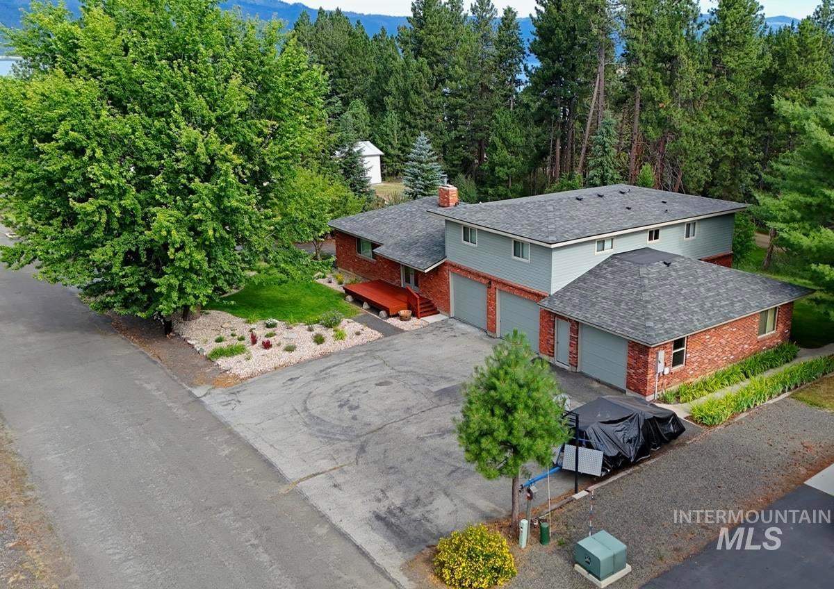 506 Lakeview Drive — photo