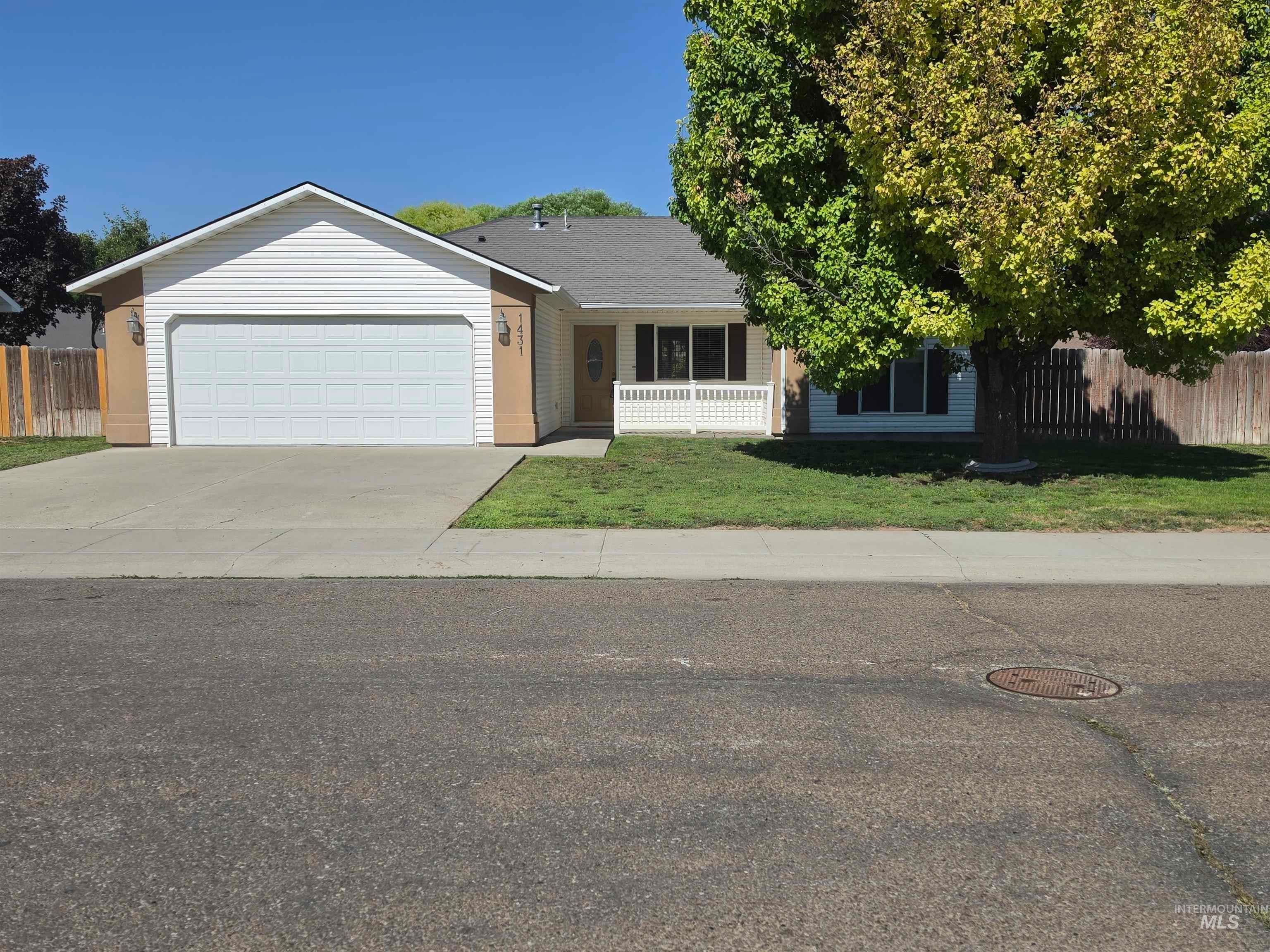 1431 Autumn Way — photo